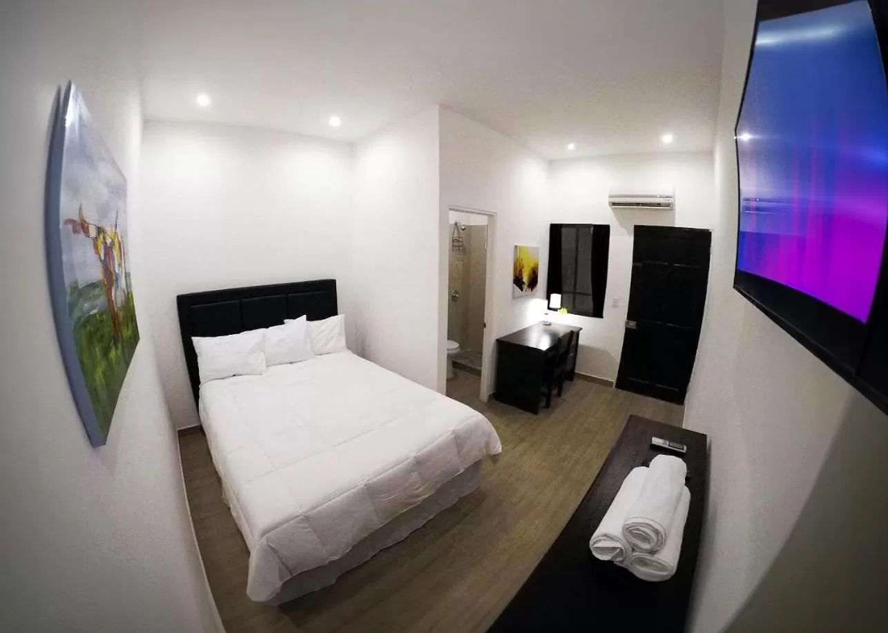 Queen Room in Surf Ranch Tamarindo