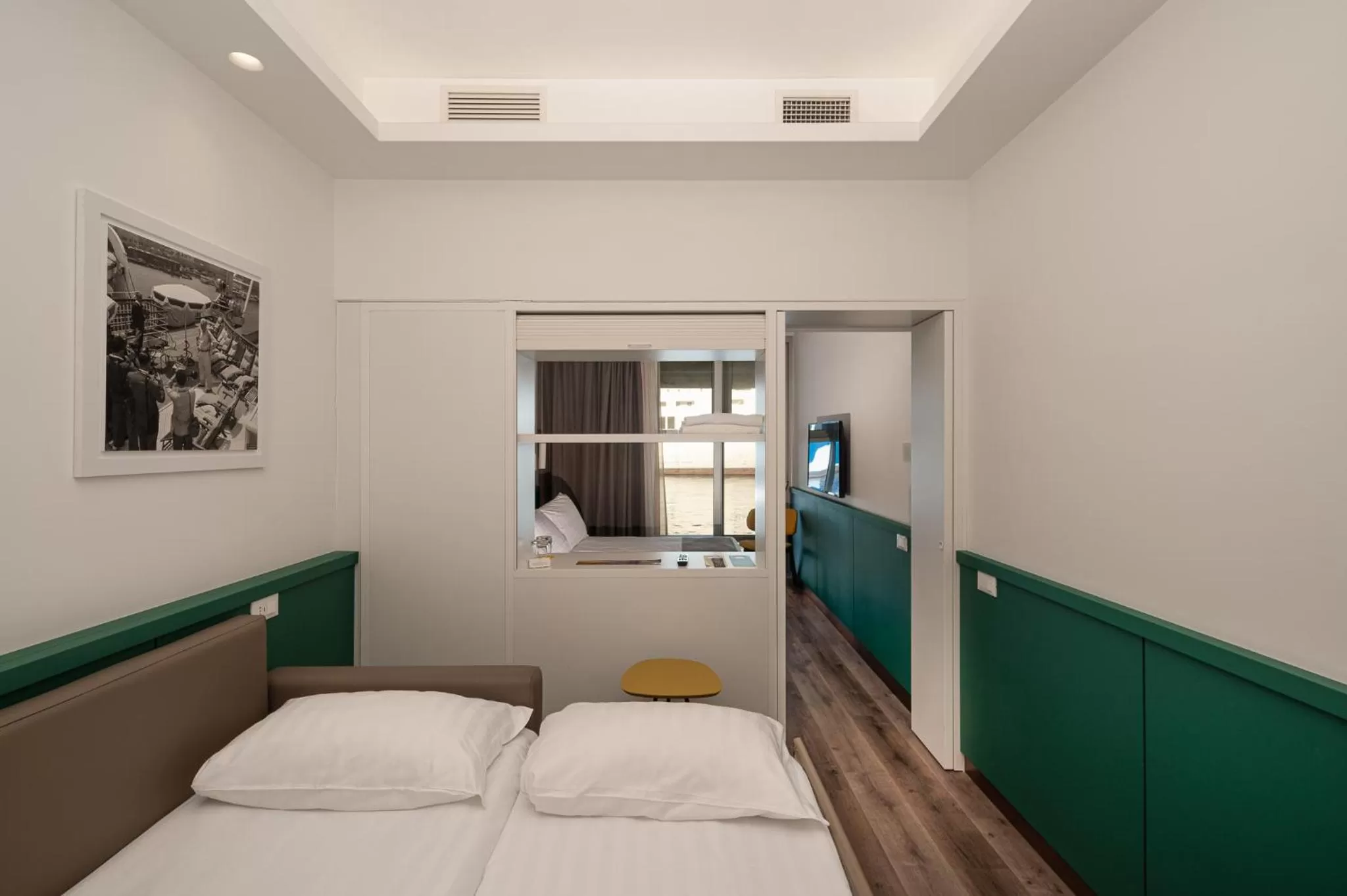 Standard Quadruple Room in Smart Hotel Napoli