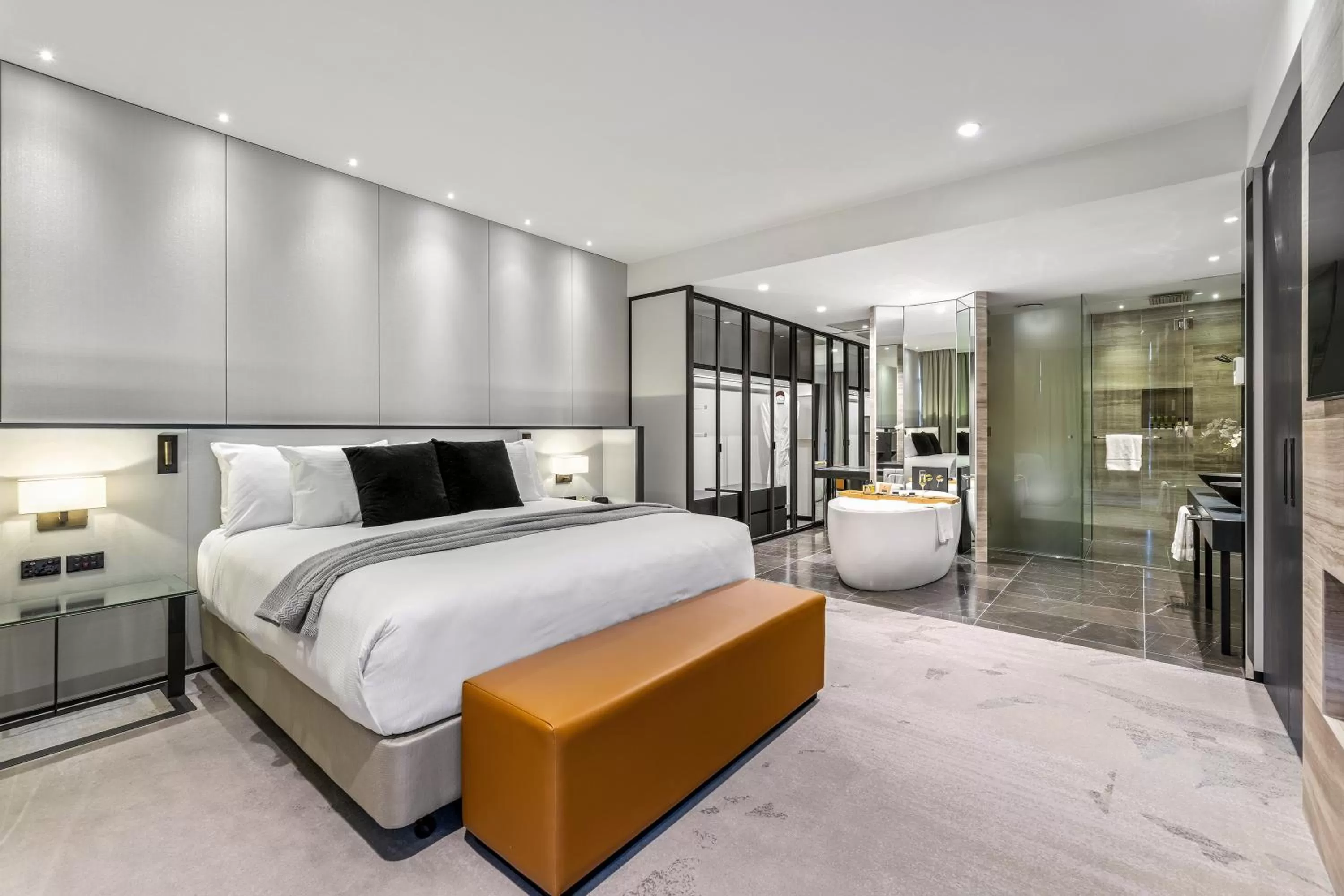 Bentham Suite in Peppers Waymouth Hotel