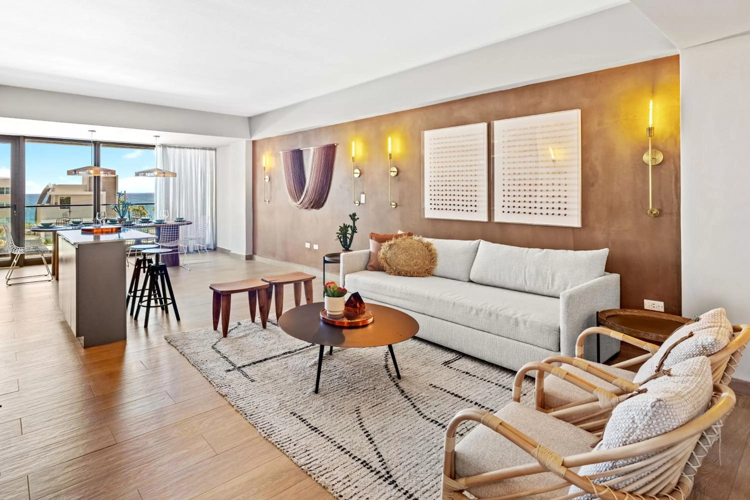 2 Bedroom Apartment West With Balcony in HiBird- Apartment and Suites Hotel