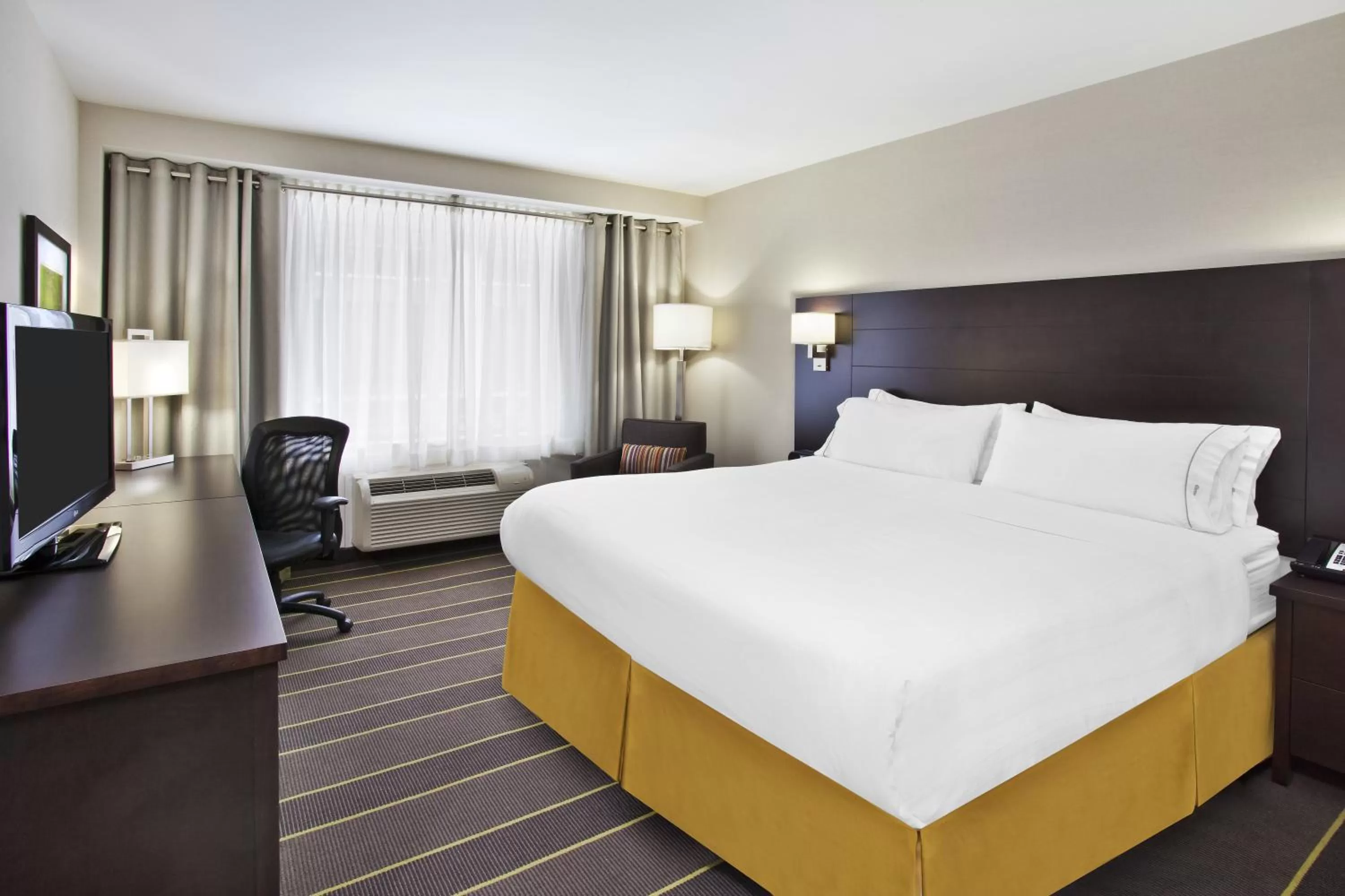 Standard King Room in Holiday Inn Express - Sault Ste. Marie by IHG