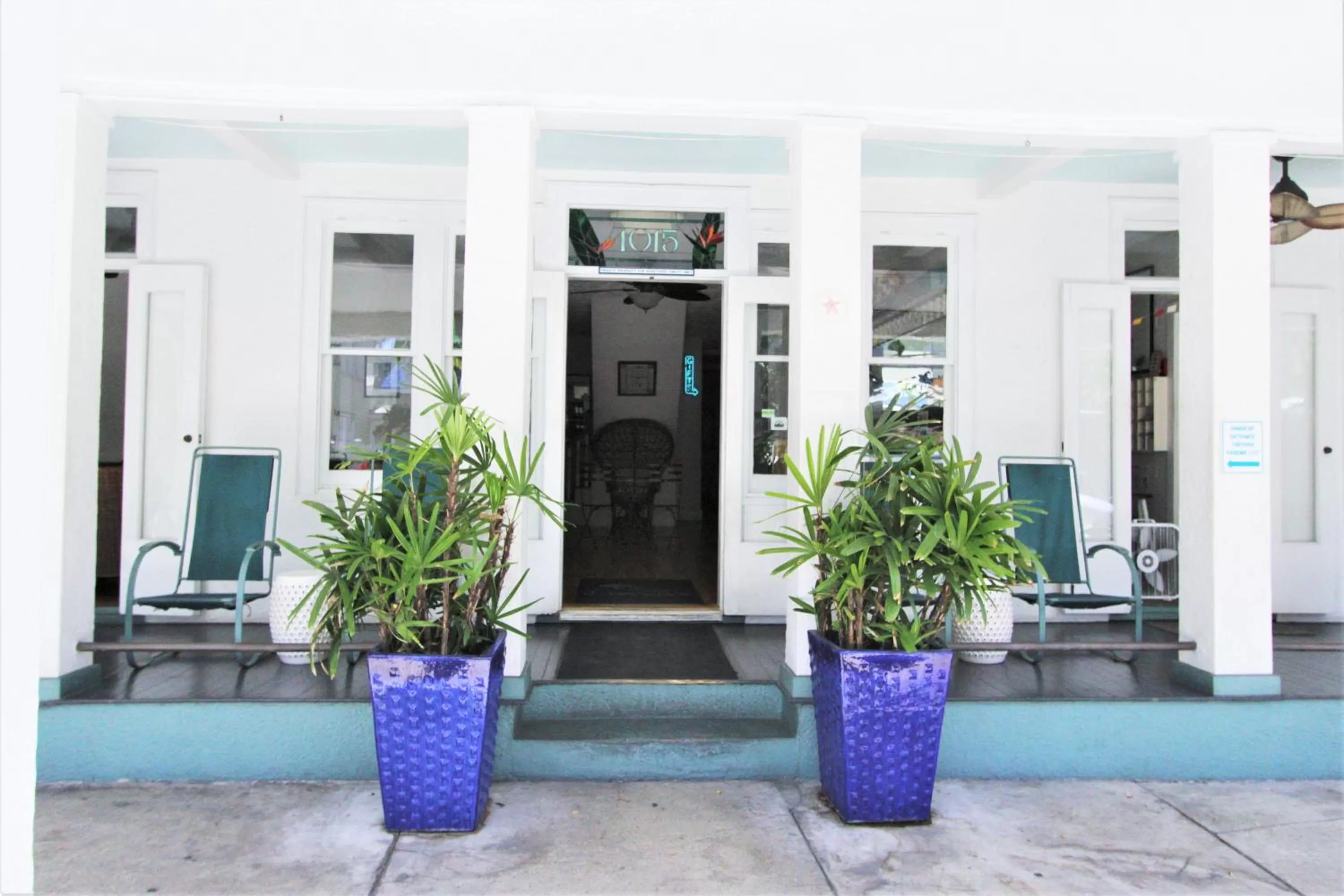 Facade/entrance in Eden House