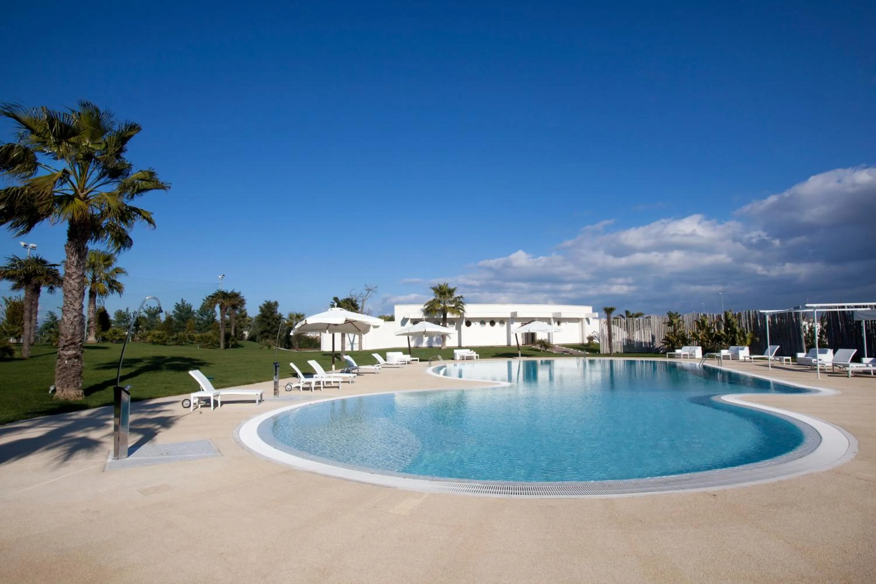 Swimming pool in Arthotel & Park Lecce