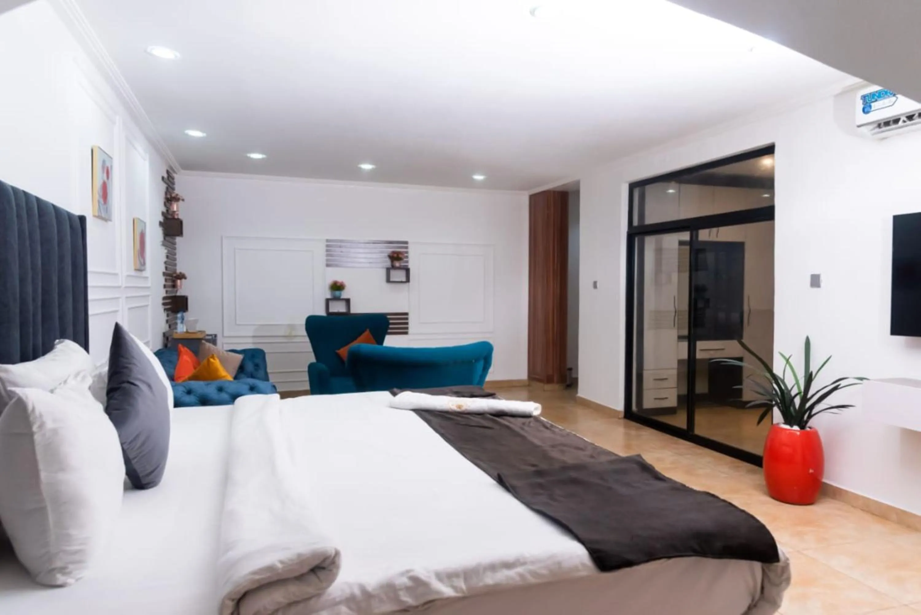 Superior King Suite in The Grosvenor Suites Gwarinpa Abuja