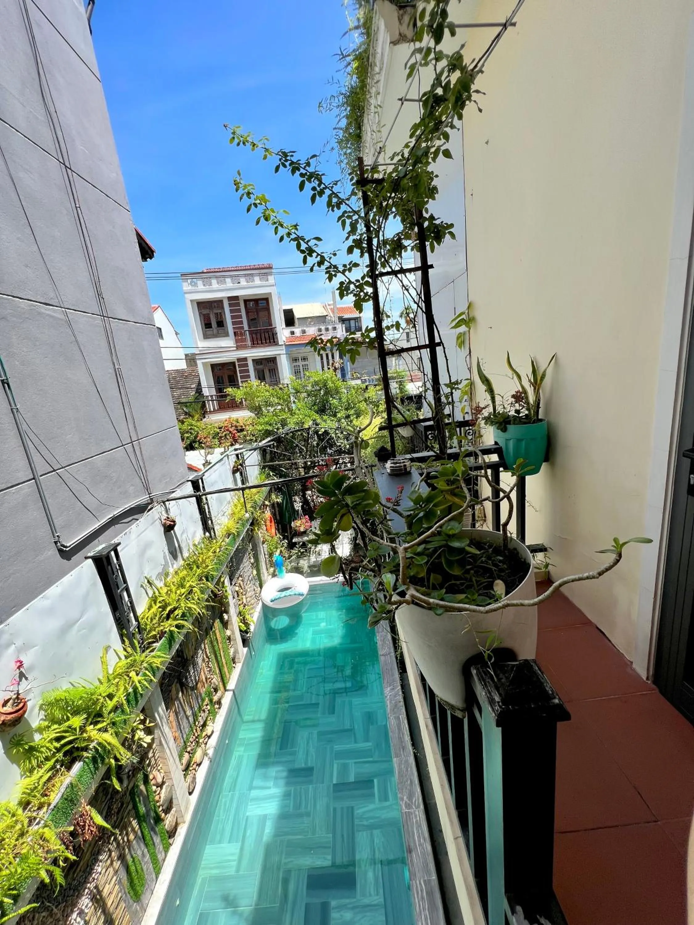 Family Room with Balcony in Hoi An Ngo Homestay