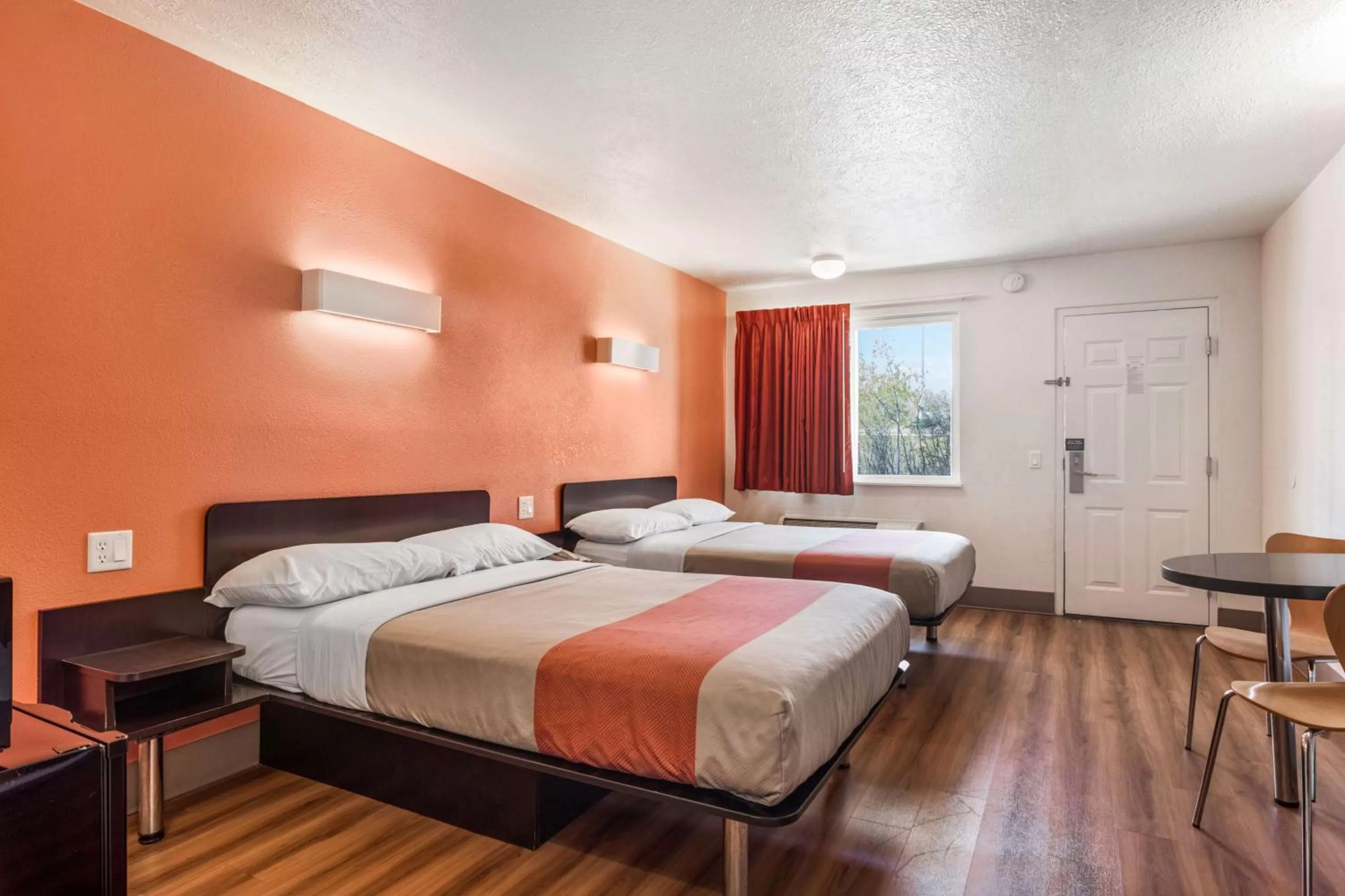 Quadruple Room - Non-Smoking in Motel 6-Youngstown, OH