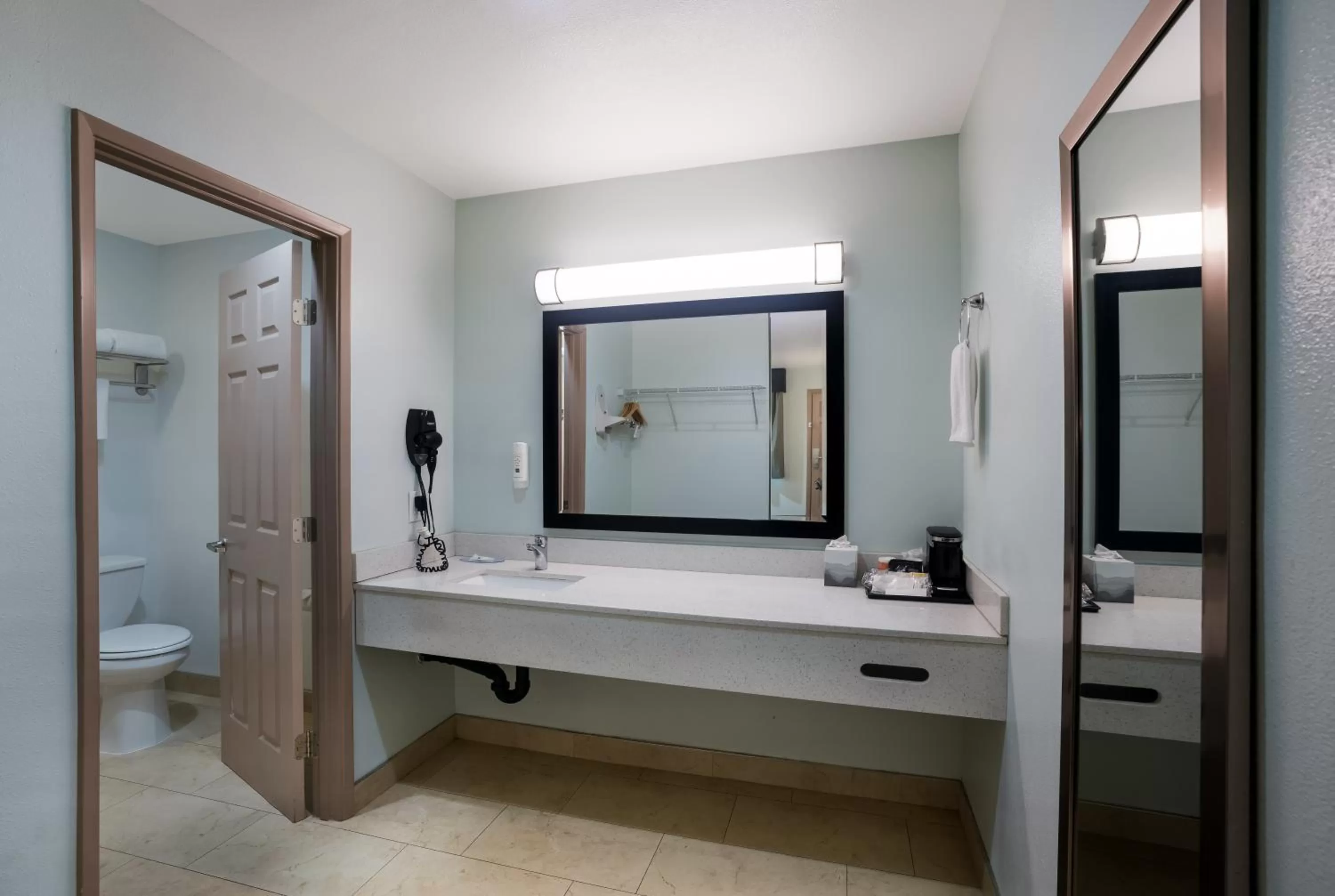 Queen Suite - Non-Smoking in Quality Inn Fairfield Napa Valley Area