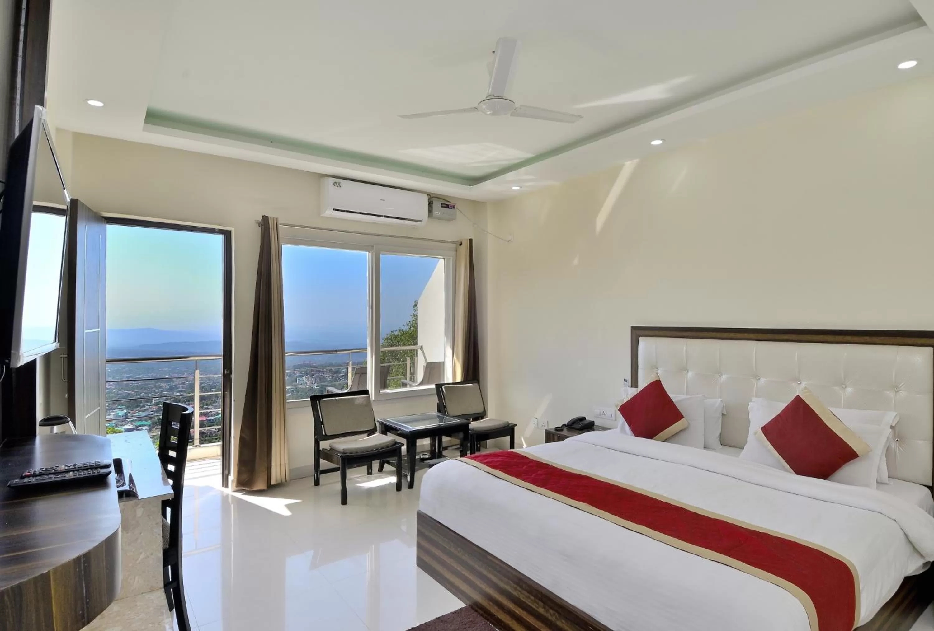 Executive AC Room With Balcony in Hotel Bliss Valley - Hotel in Dharamshala