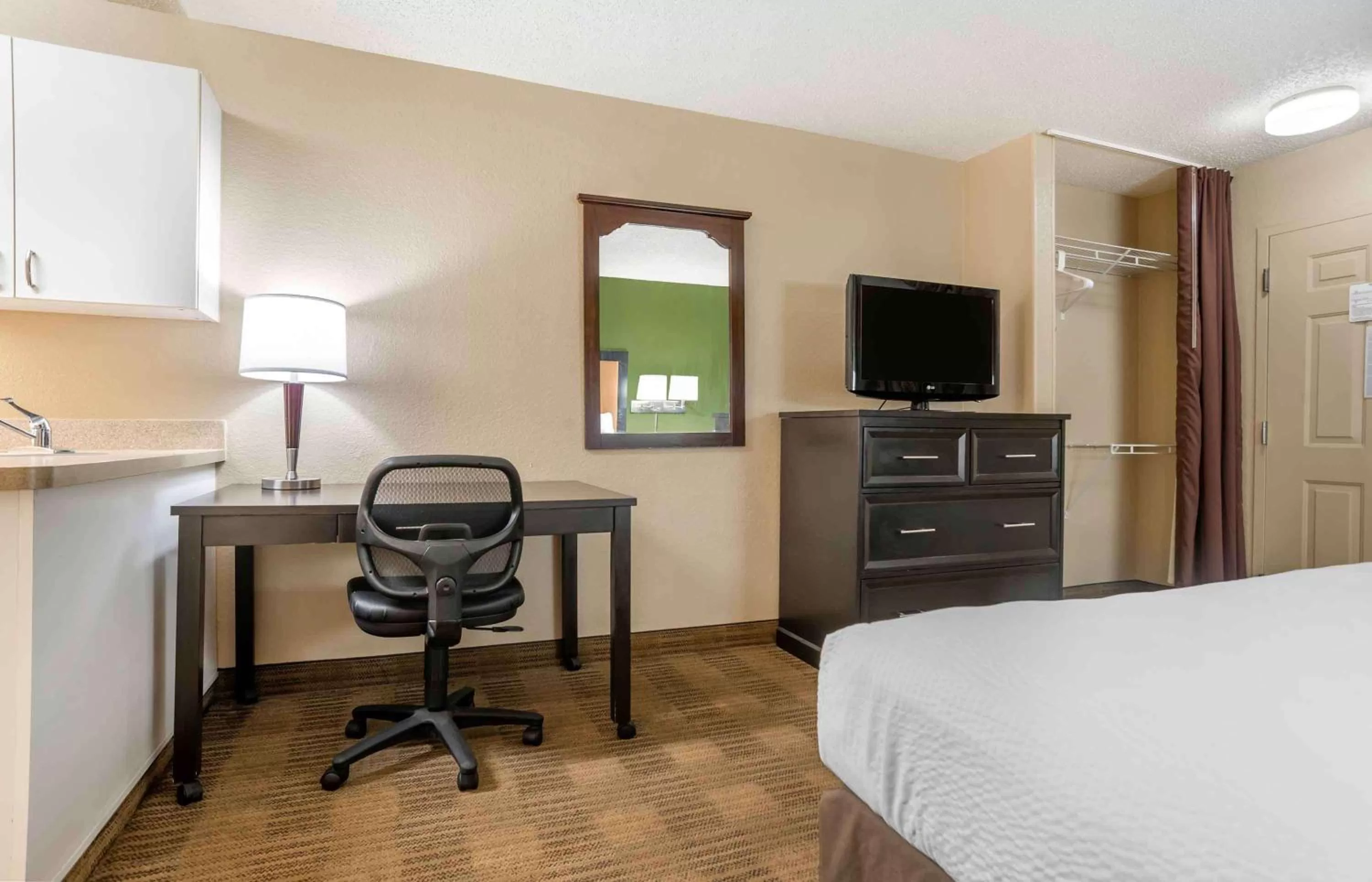 Queen Studio - Non-Smoking in Extended Stay America Select Suites - Jackson - North
