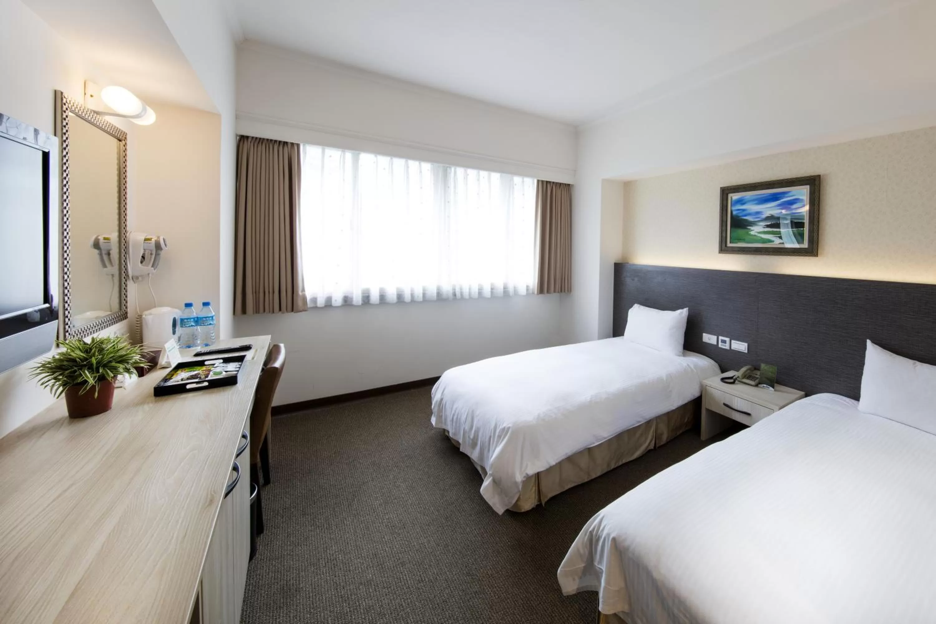 Twin Room in Ful Won Hotel