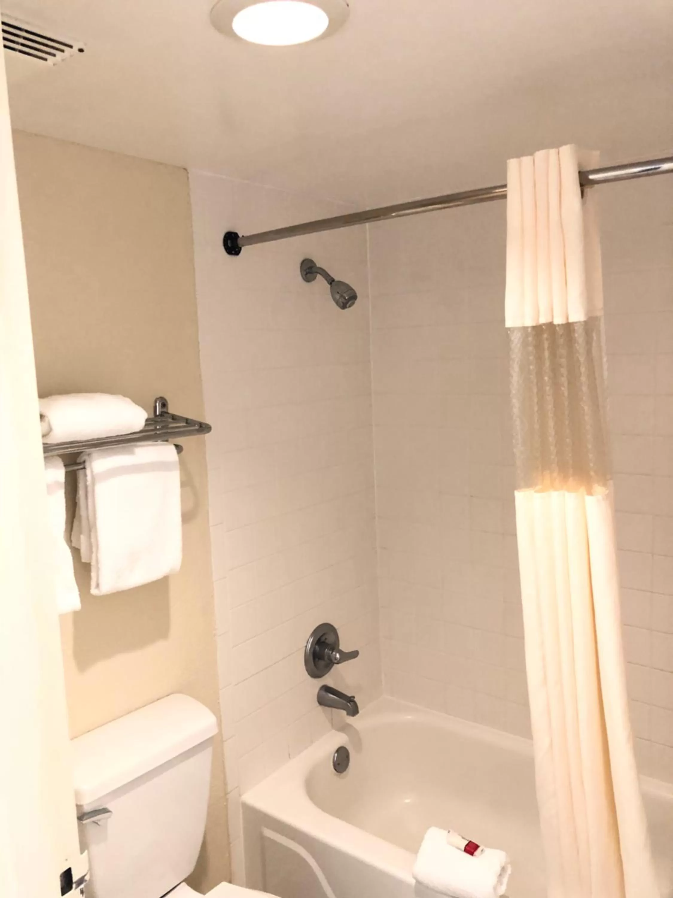 King Room - Non-Smoking in Super 8 by Wyndham Gulfport Airport NW Near Biloxi