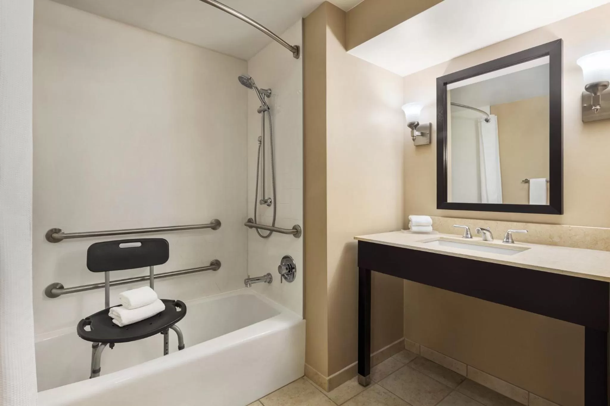 Standard King Room with Mobility Accessible Tub in Crowne Plaza Cleveland at Playhouse Square by IHG