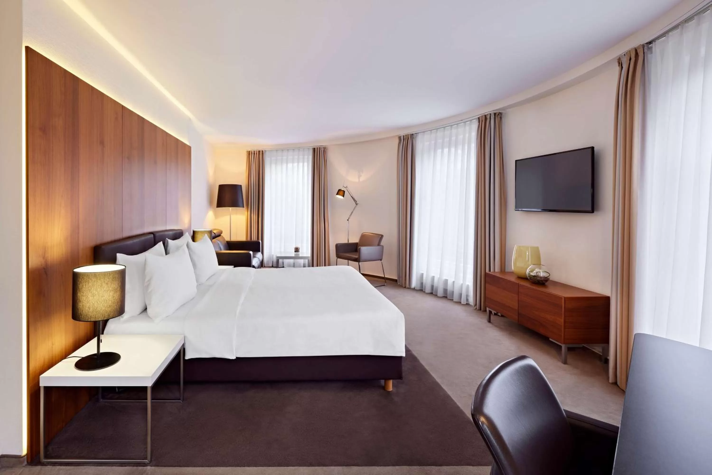Junior Suite in Lindner Hotel Dusseldorf Airport, part of JdV by Hyatt