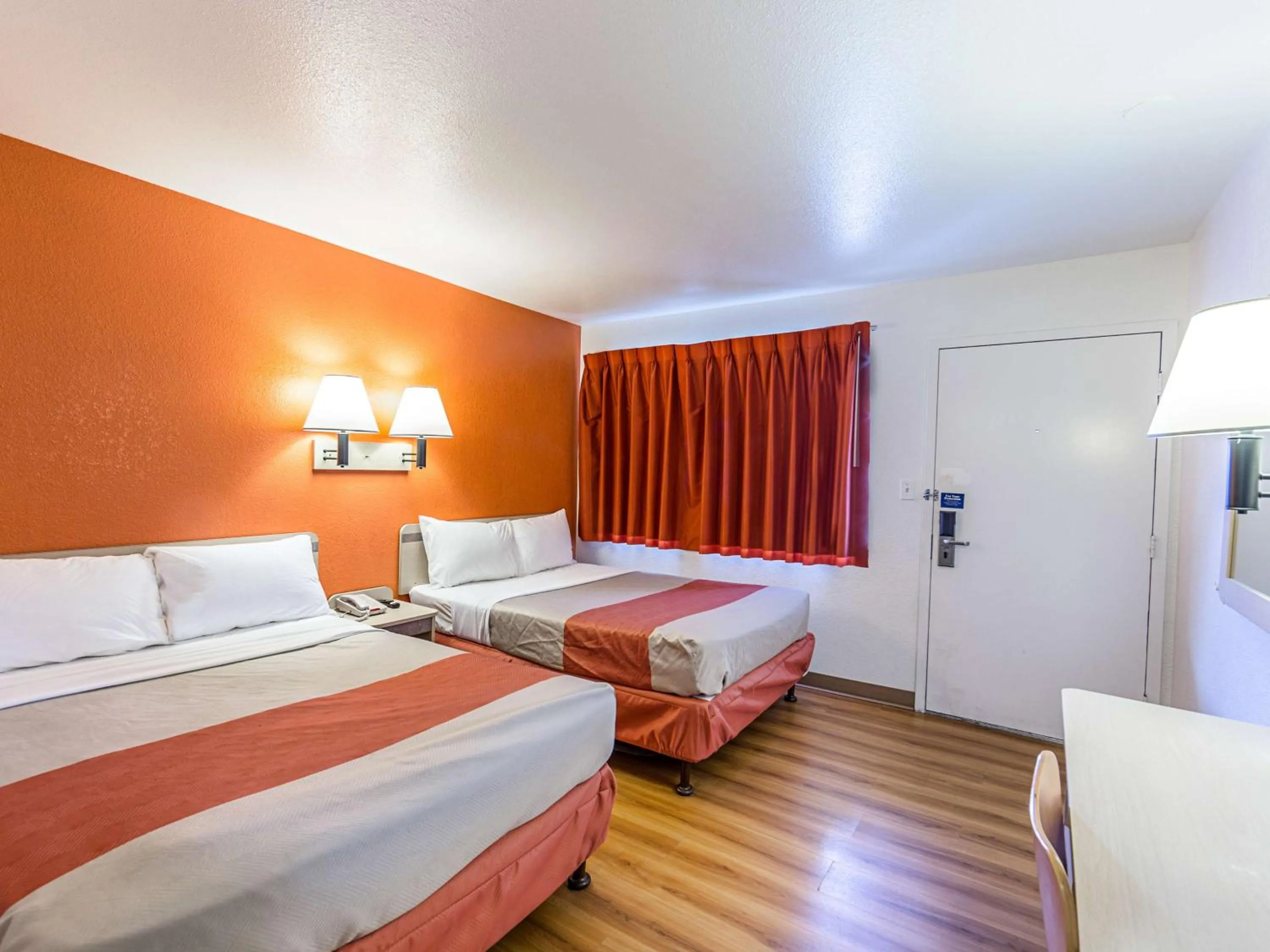 Quadruple Room - single occupancy - Non-Smoking in Motel 6-Yreka, CA