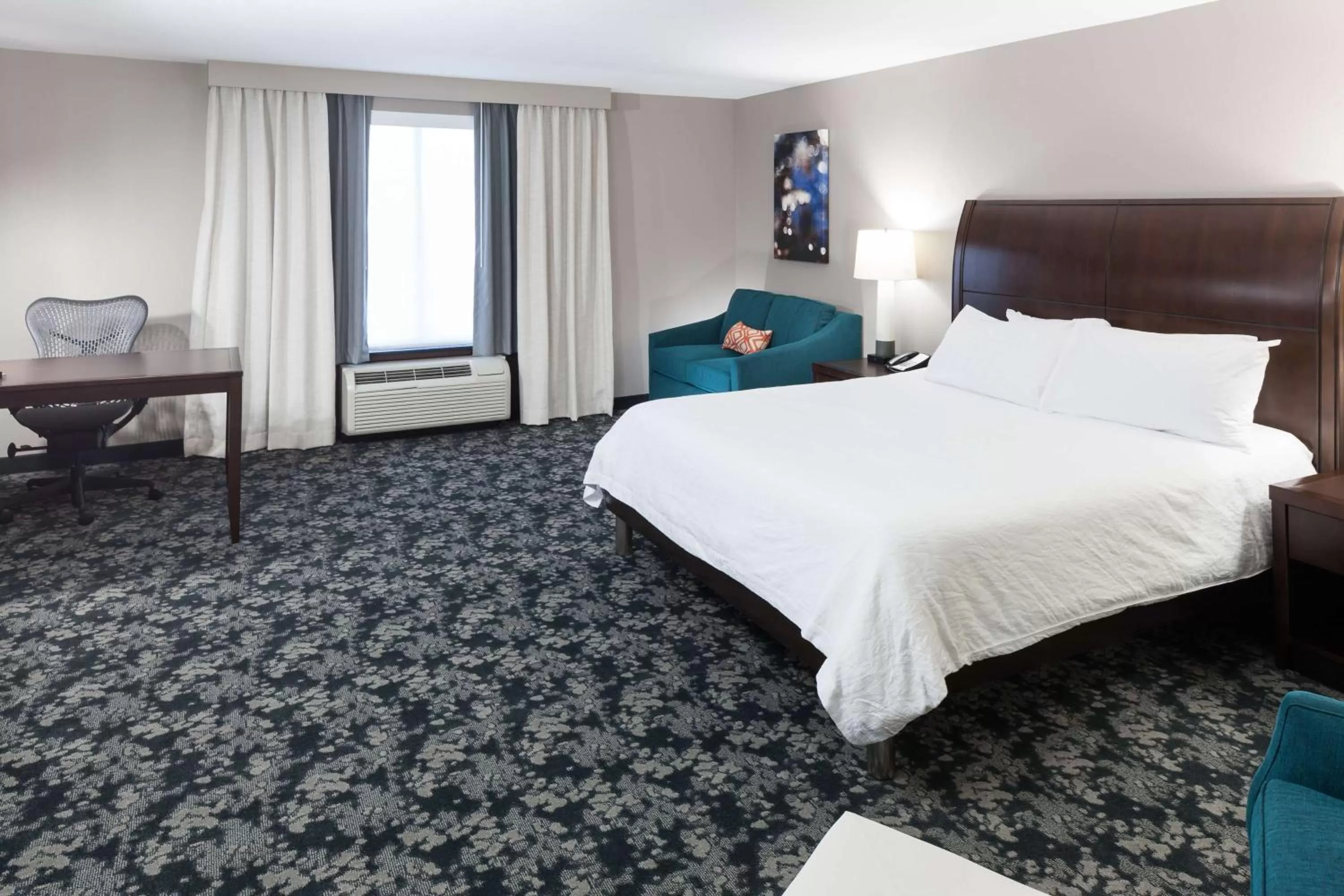 King Room with Sofa Bed - Non-Smoking in Hilton Garden Inn Cincinnati/Mason
