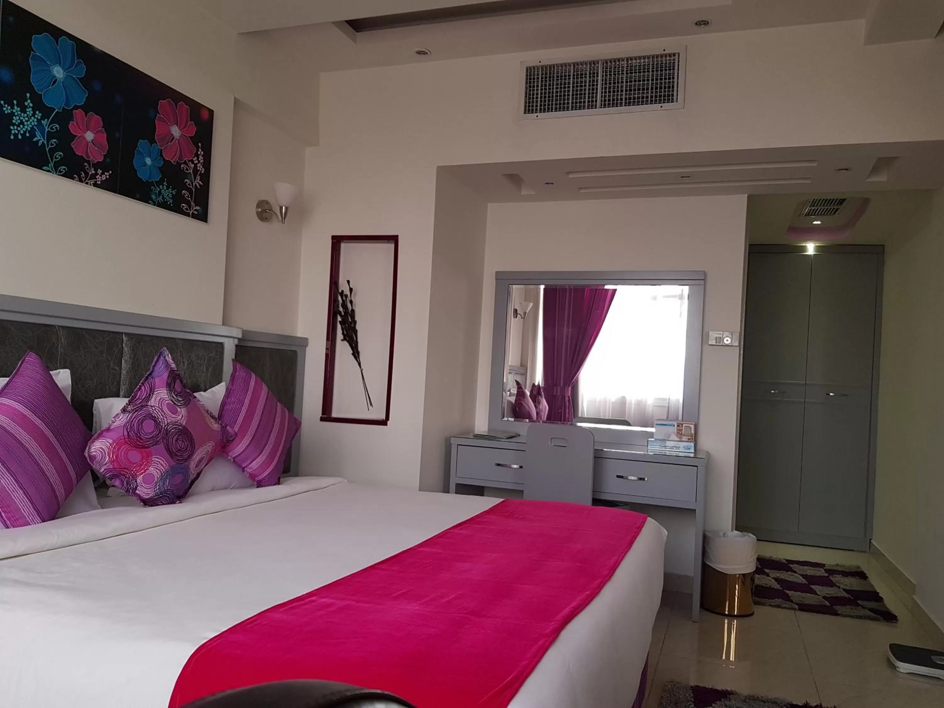 Single Room in Kuwait Continental Hotel