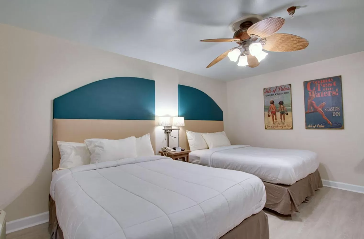 Standard Queen Room with Two Queen Beds in Seaside Inn - Isle of Palms