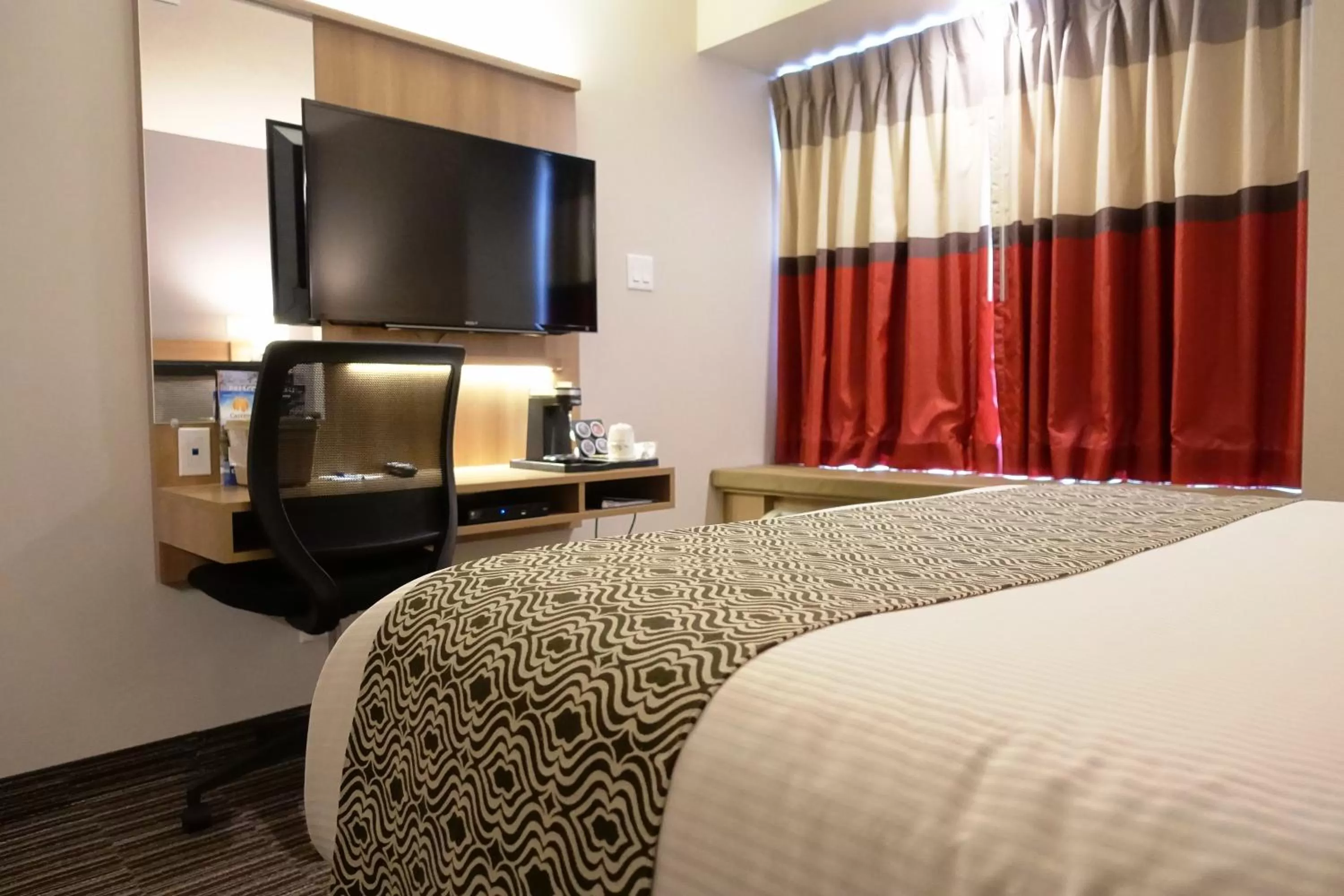 Queen Room - Non-Smoking in Microtel Casselman