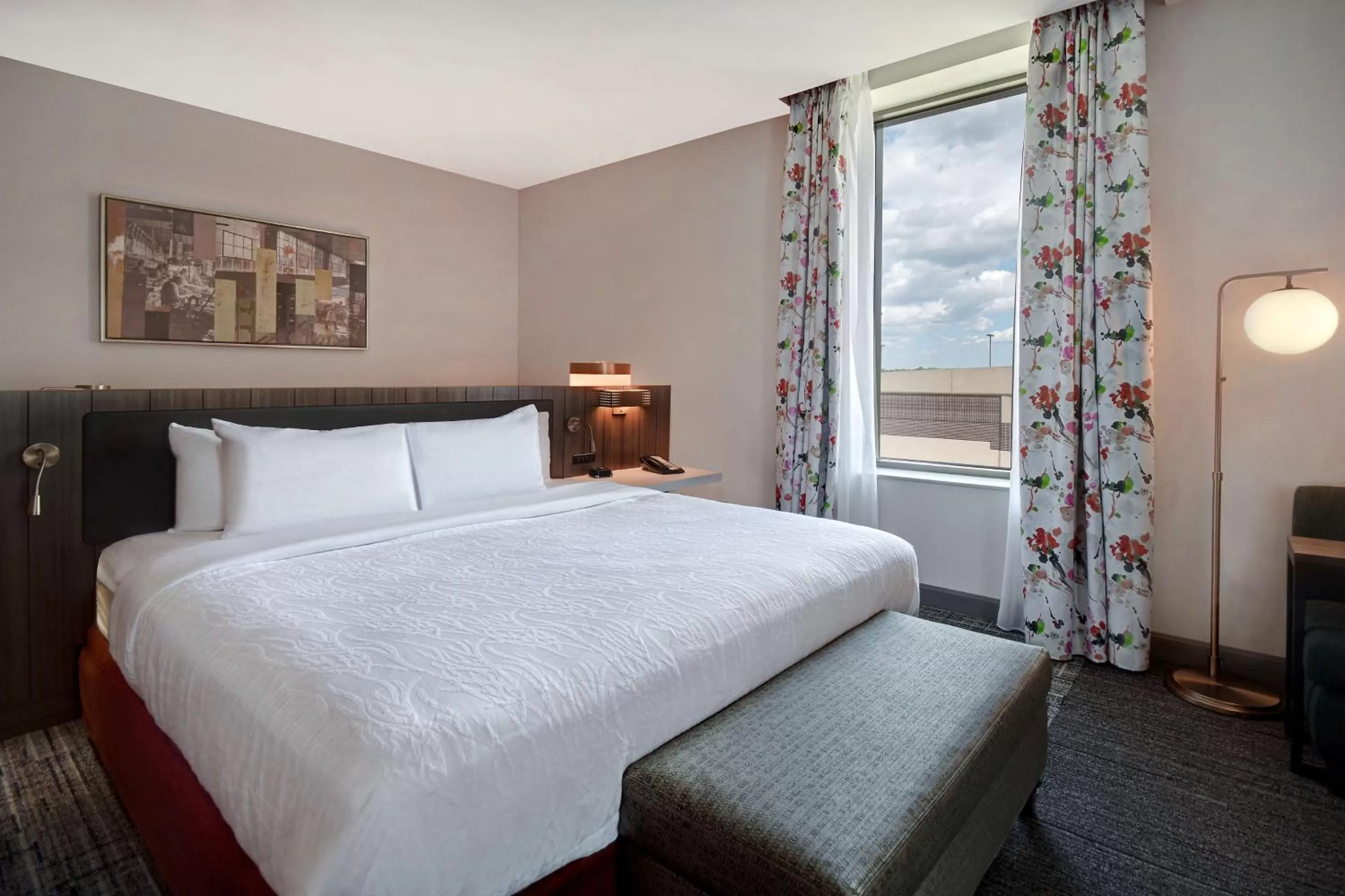 Deluxe King Room - Mobility Access in Hilton Garden Inn Kalamazoo Downtown