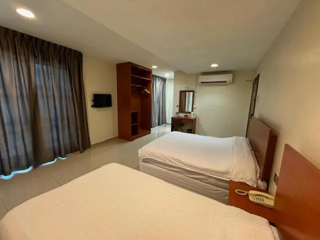 Superior Triple Room in Aeton Hotel Nilai
