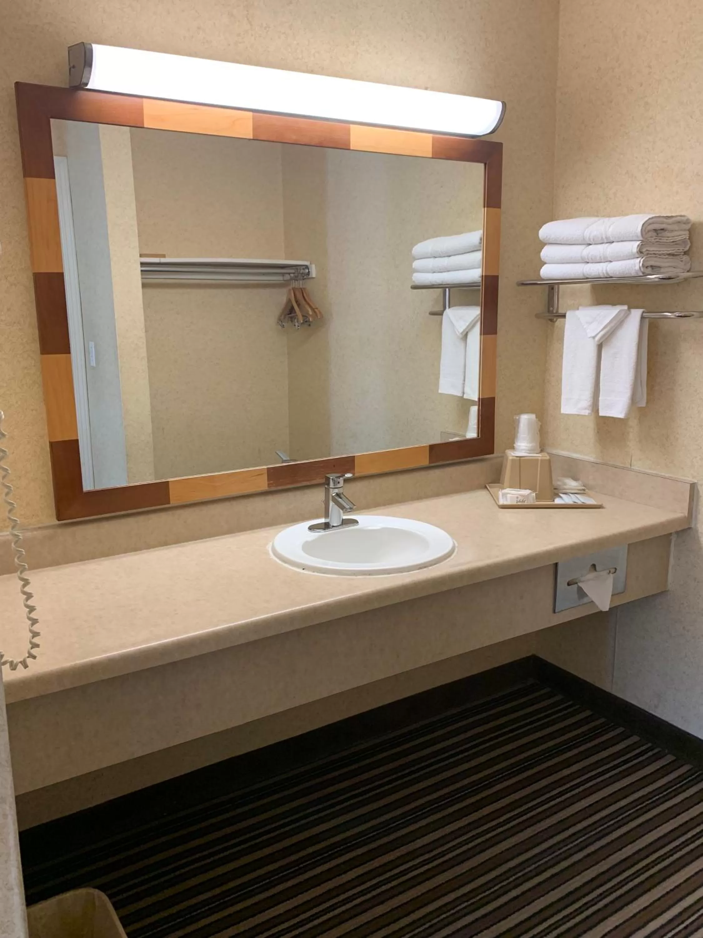 King Room - Non-Smoking in Buena Park Inn