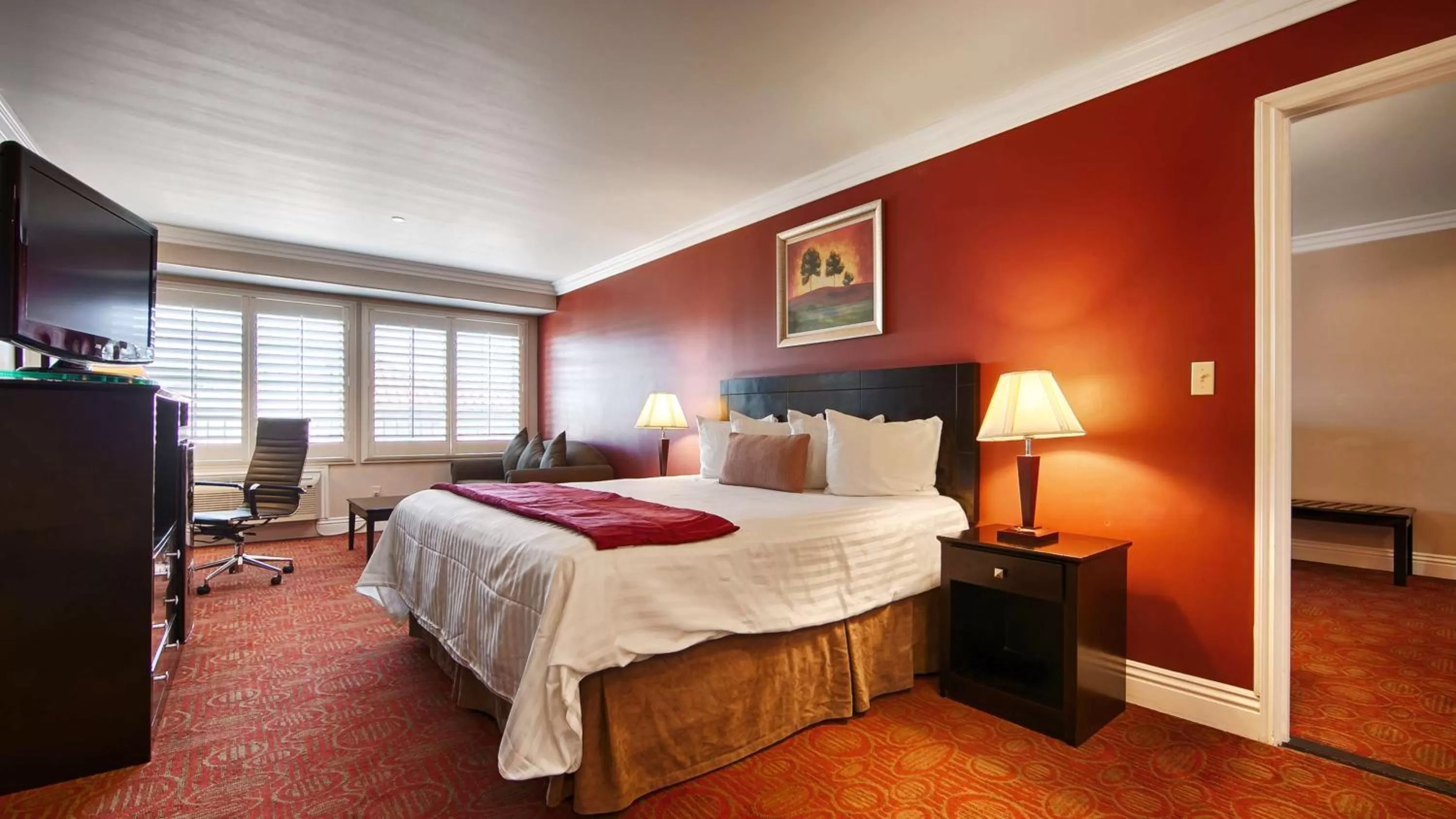 King Room with Roll-In Shower - Disability Access in Best Western Burbank Airport Inn