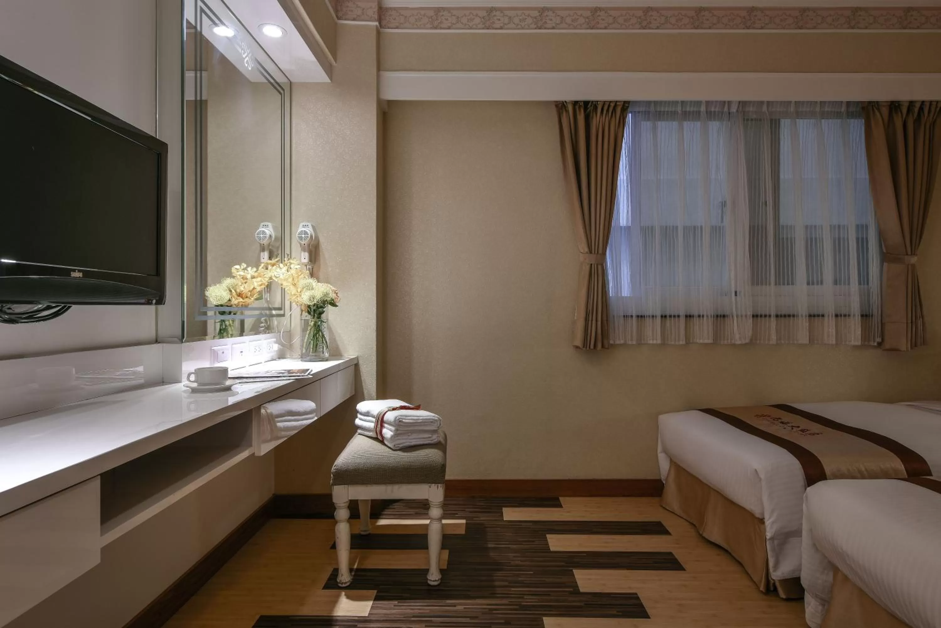 Budget Twin Room in Ever Luck Hotel