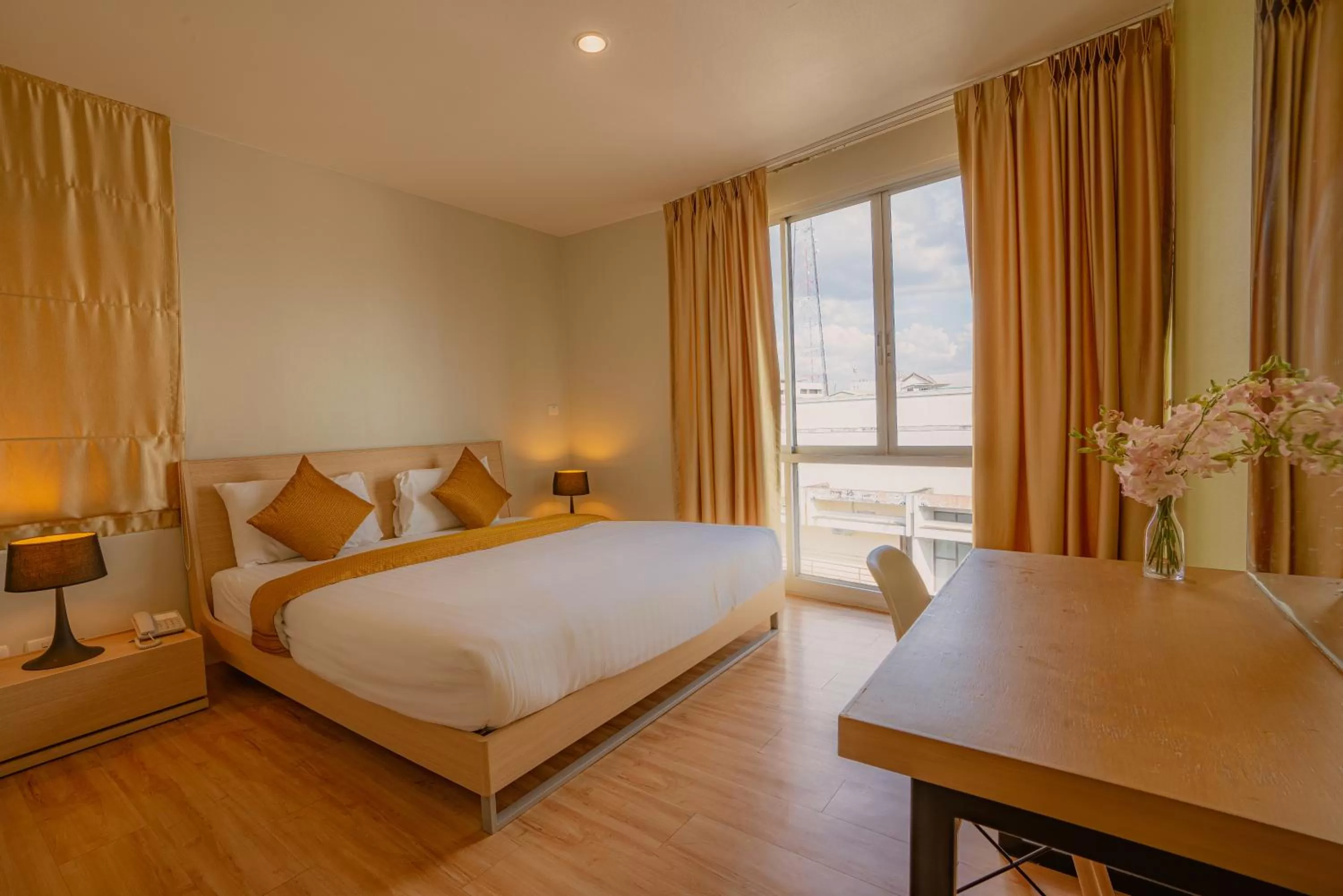 Family Room in Peace Land Khaosan