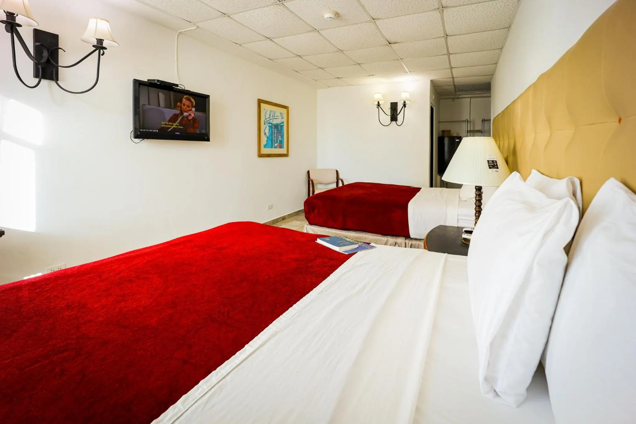 Standard Room, Two Double Beds - single occupancy in Coral by the Sea