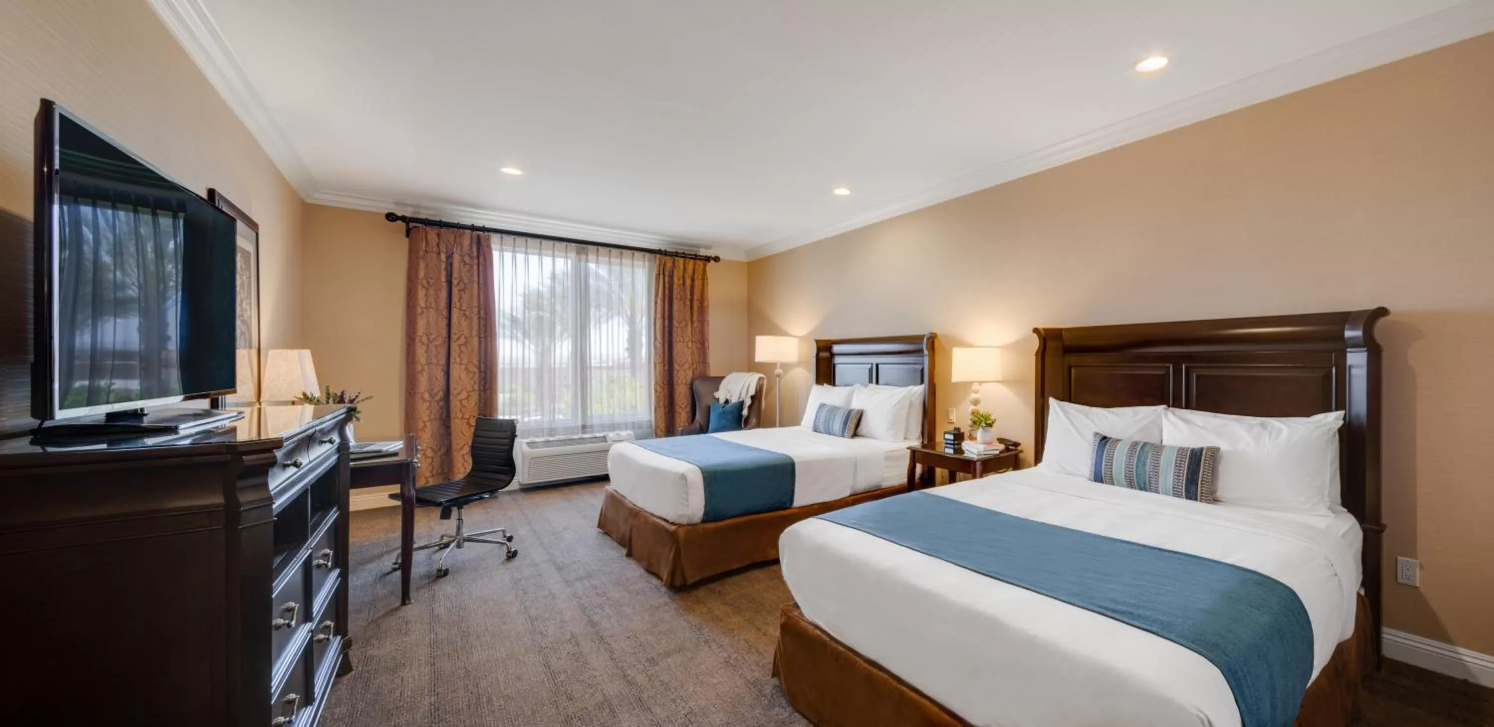 Deluxe Queen Suite in Ayres Hotel & Spa Moreno Valley/Riverside