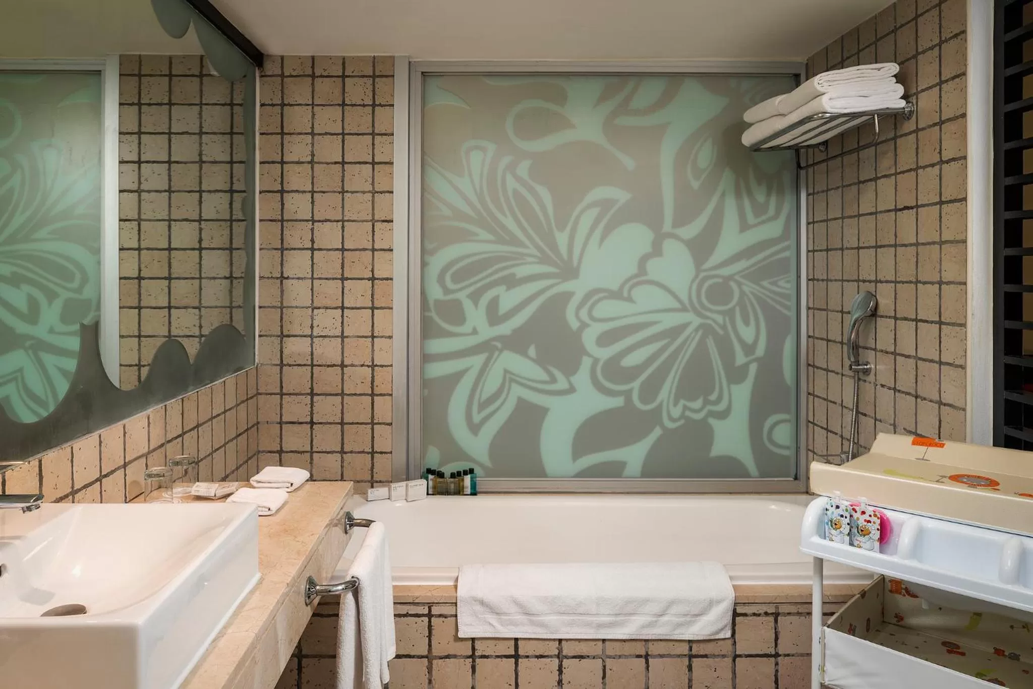 Daisy Junior Suite Familiar with Garden View in Ocean Coral & Turquesa All Inclusive