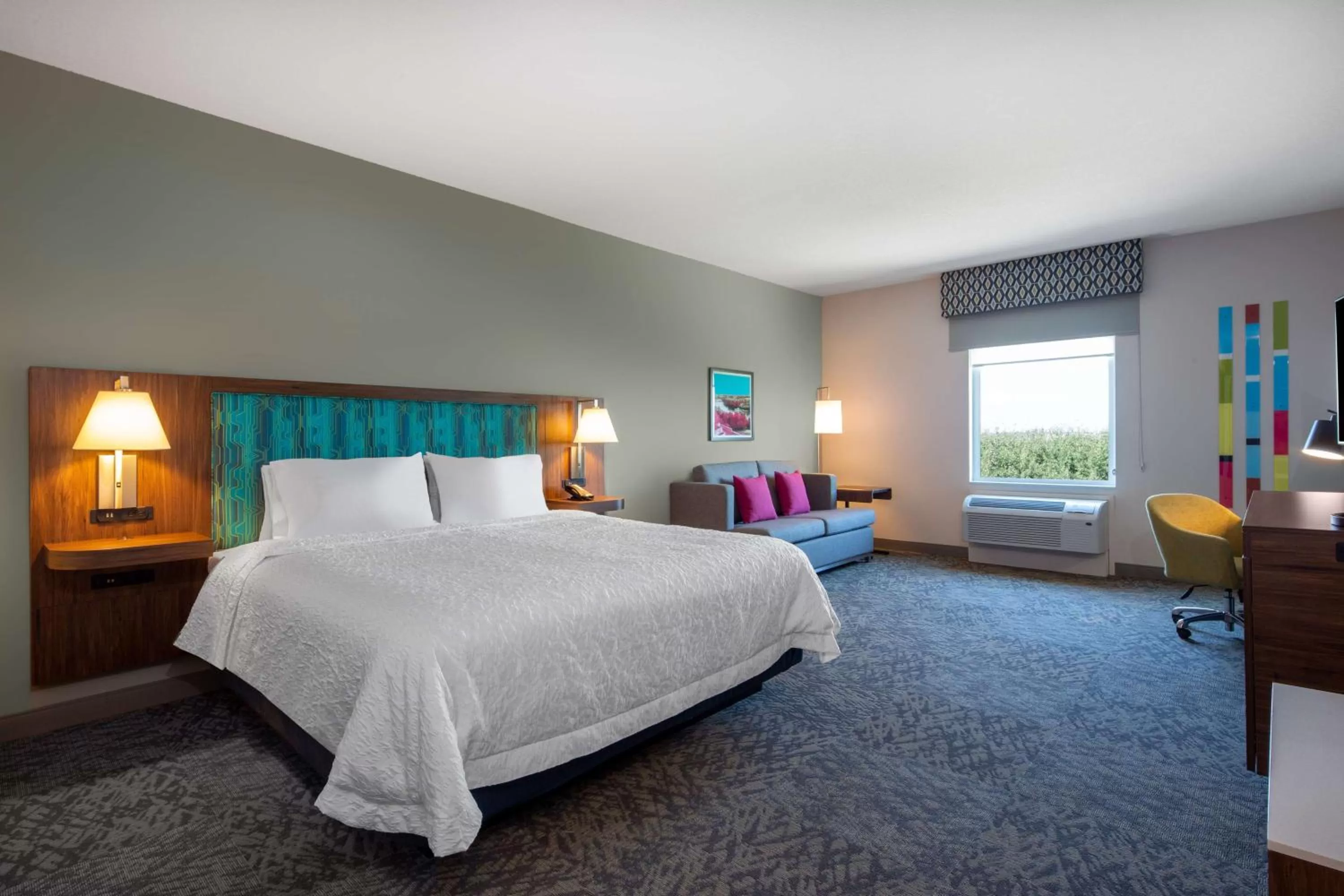 Superior King Room in Hampton Inn & Suites Edmonton St. Albert, Ab