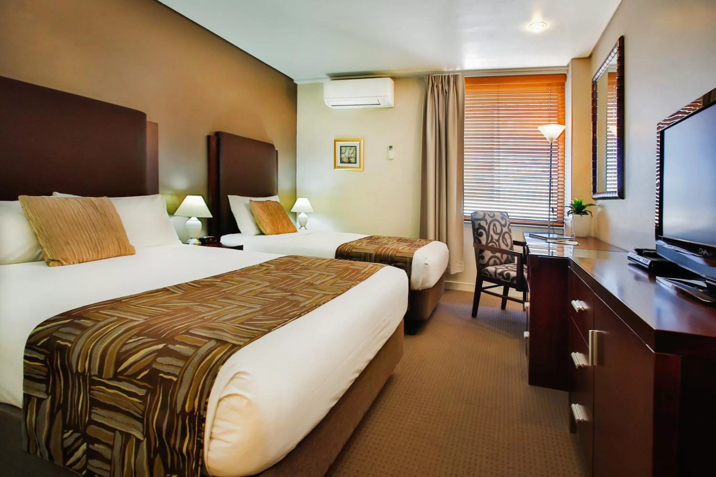 Executive Twin Room in Madison Plaza Townsville