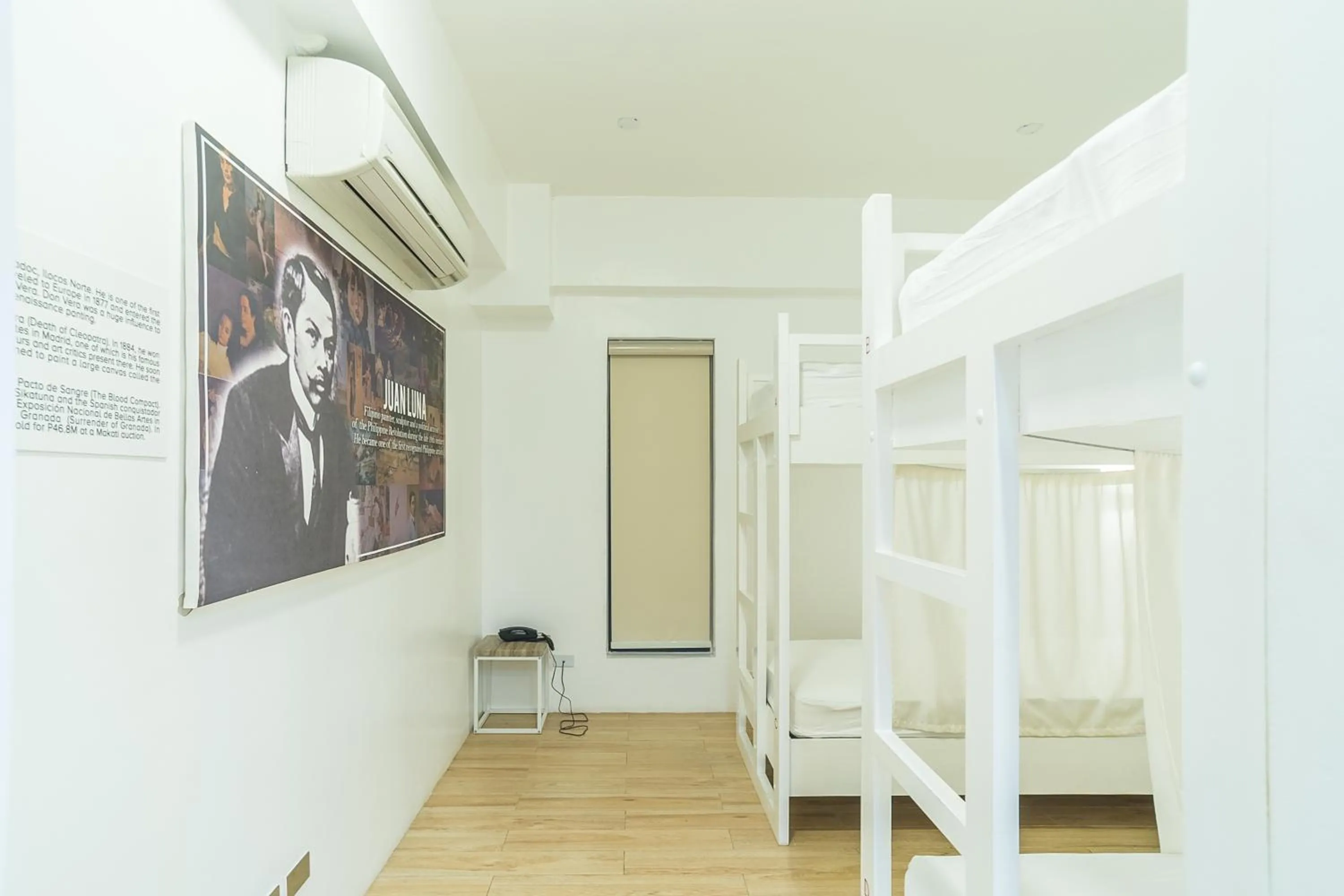  Budget Quadruple Room in Heroes Hotel