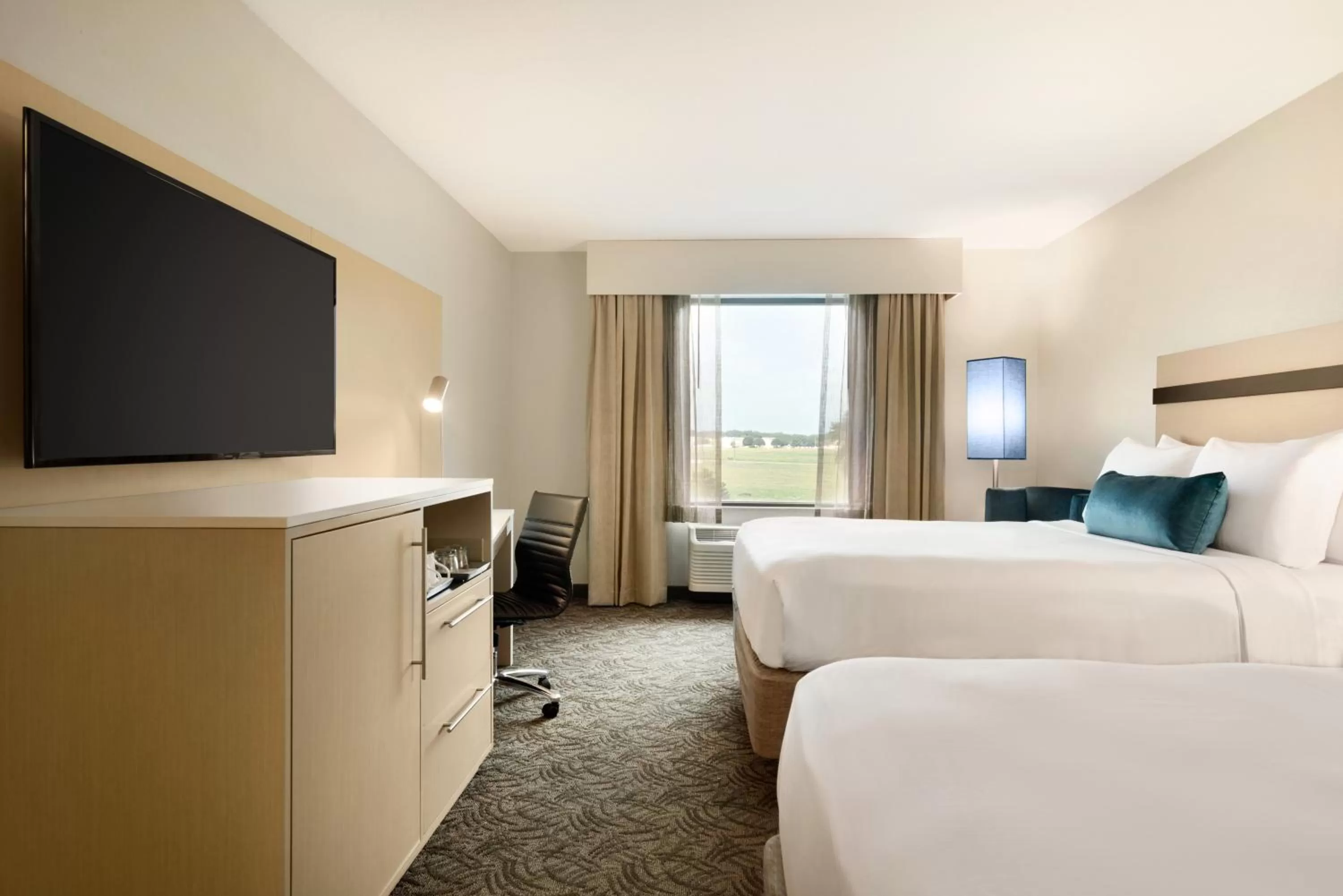 Standard Queen Room with Two Queen Beds in Holiday Inn - Bloomington - Normal by IHG