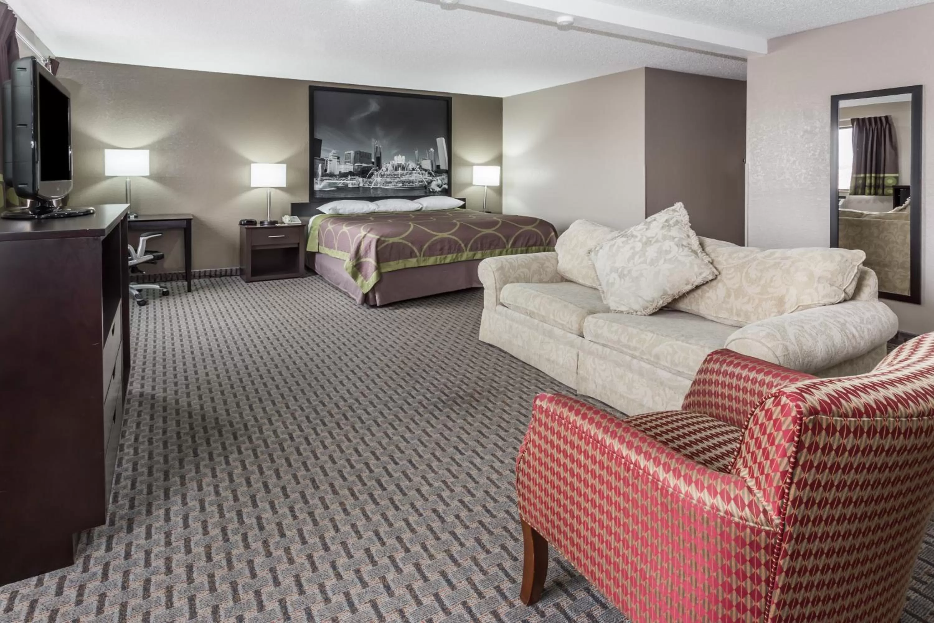 King Studio Suite - Non-Smoking in Super 8 by Wyndham Mundelein/Libertyville Area