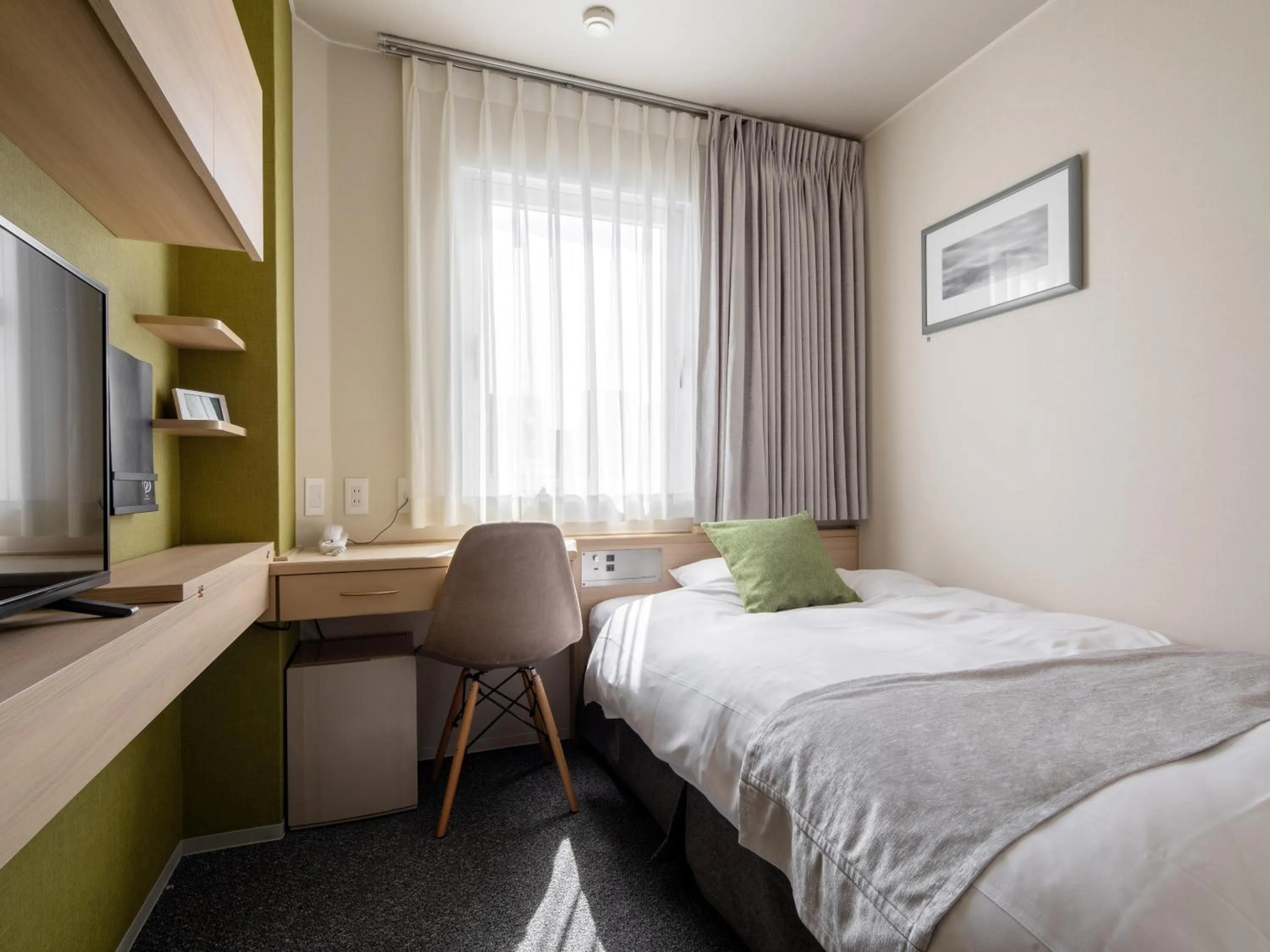 Double Room with Small Double Bed - single occupancy - Smoking in Fujieda Park Inn Hotel