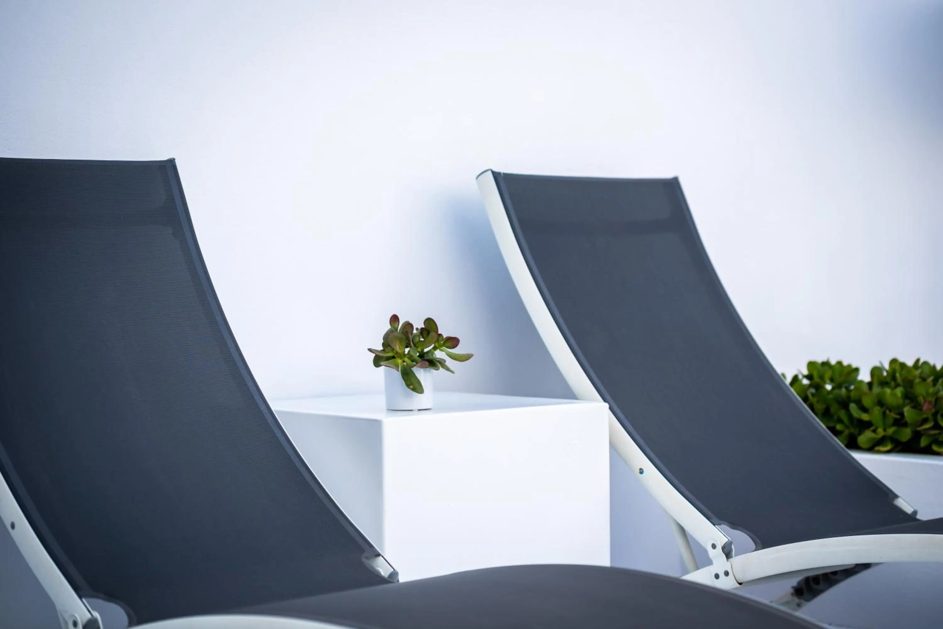 Elegant Duplex with Hot Tubs, Private Pool & Caldera View in Trieris Villa & Suites