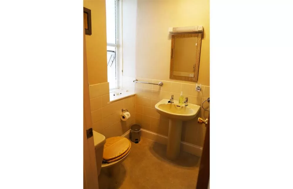 #7 King/Twin Ensuite in The Thornhill