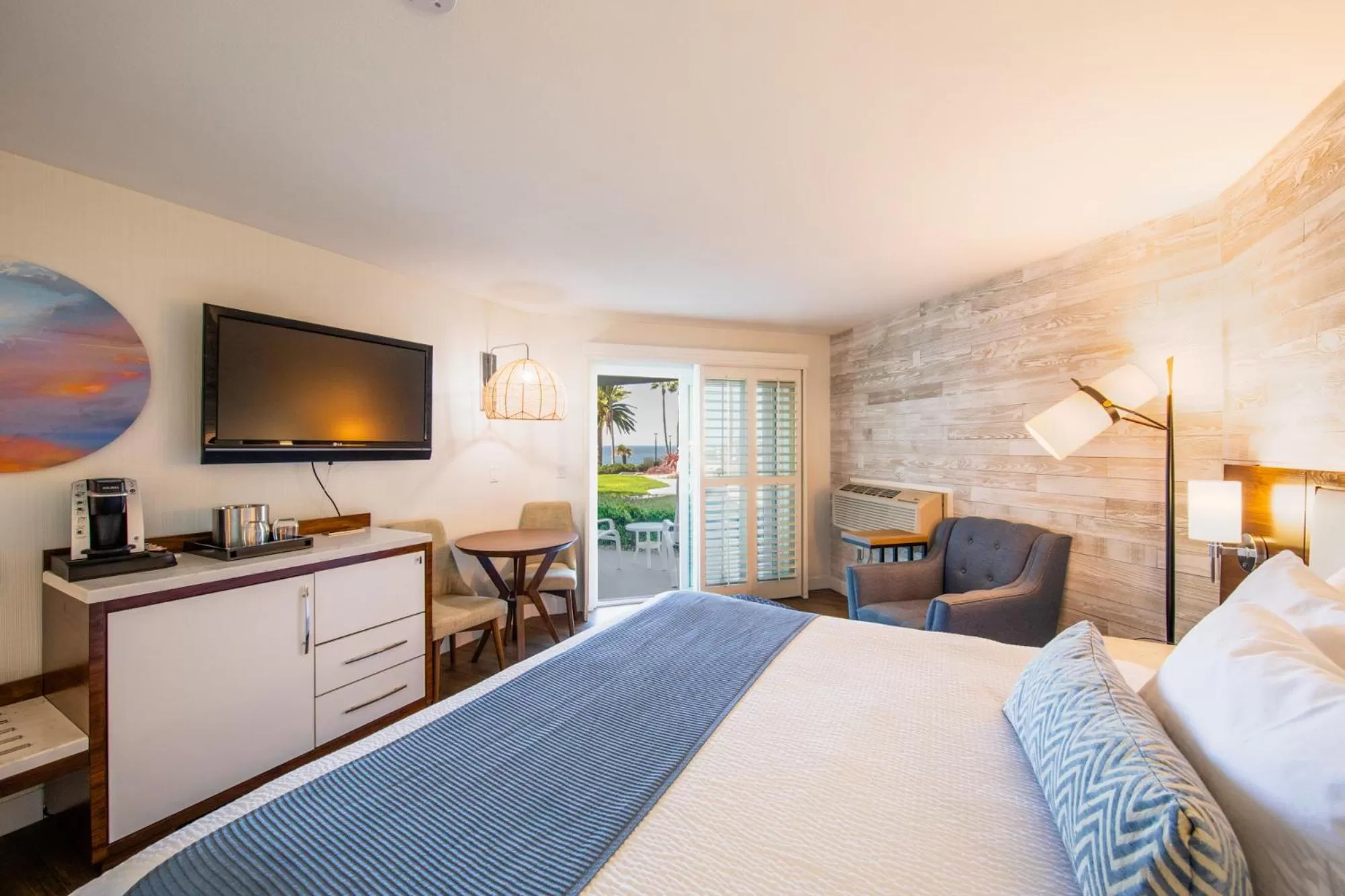 King Room in SeaCrest Oceanfront Hotel