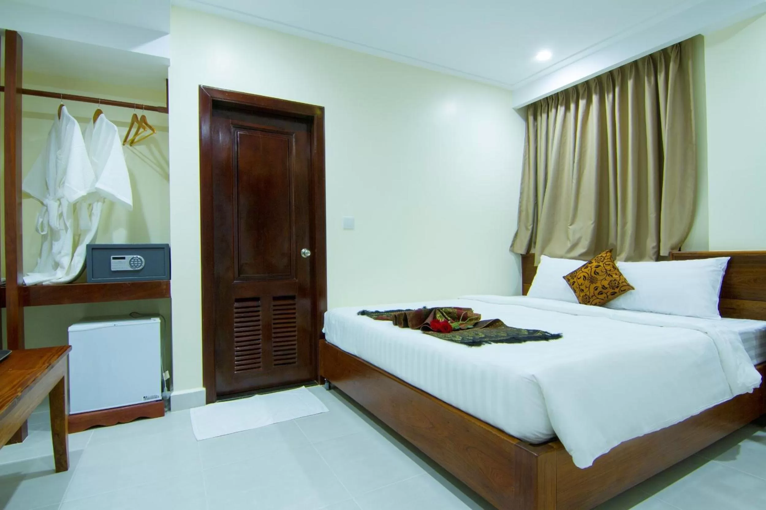 Superior Double Room in Rose Emerald Hotel