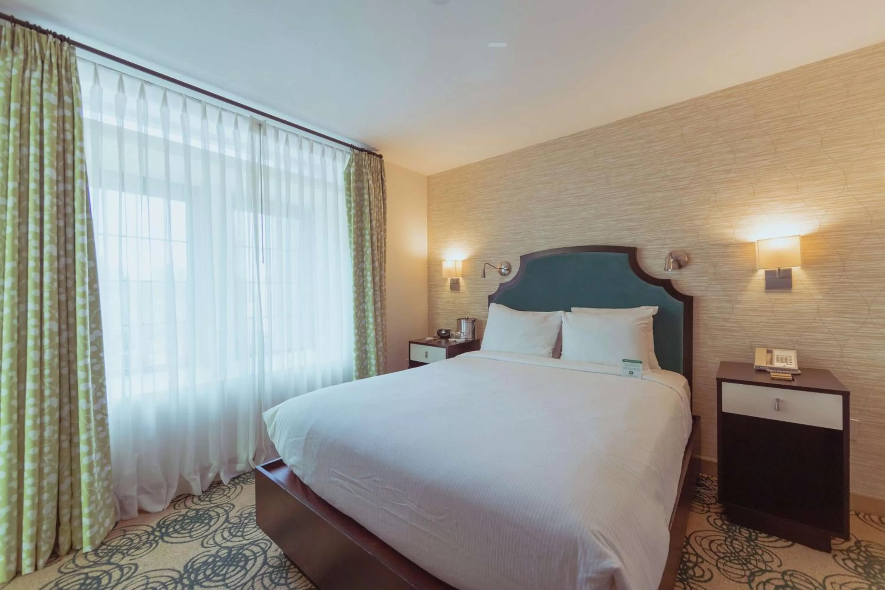 Queen Room with Roll-In Shower - Mobility and Hearing Access in Hotel Skyler Syracuse, Tapestry Collection by Hilton