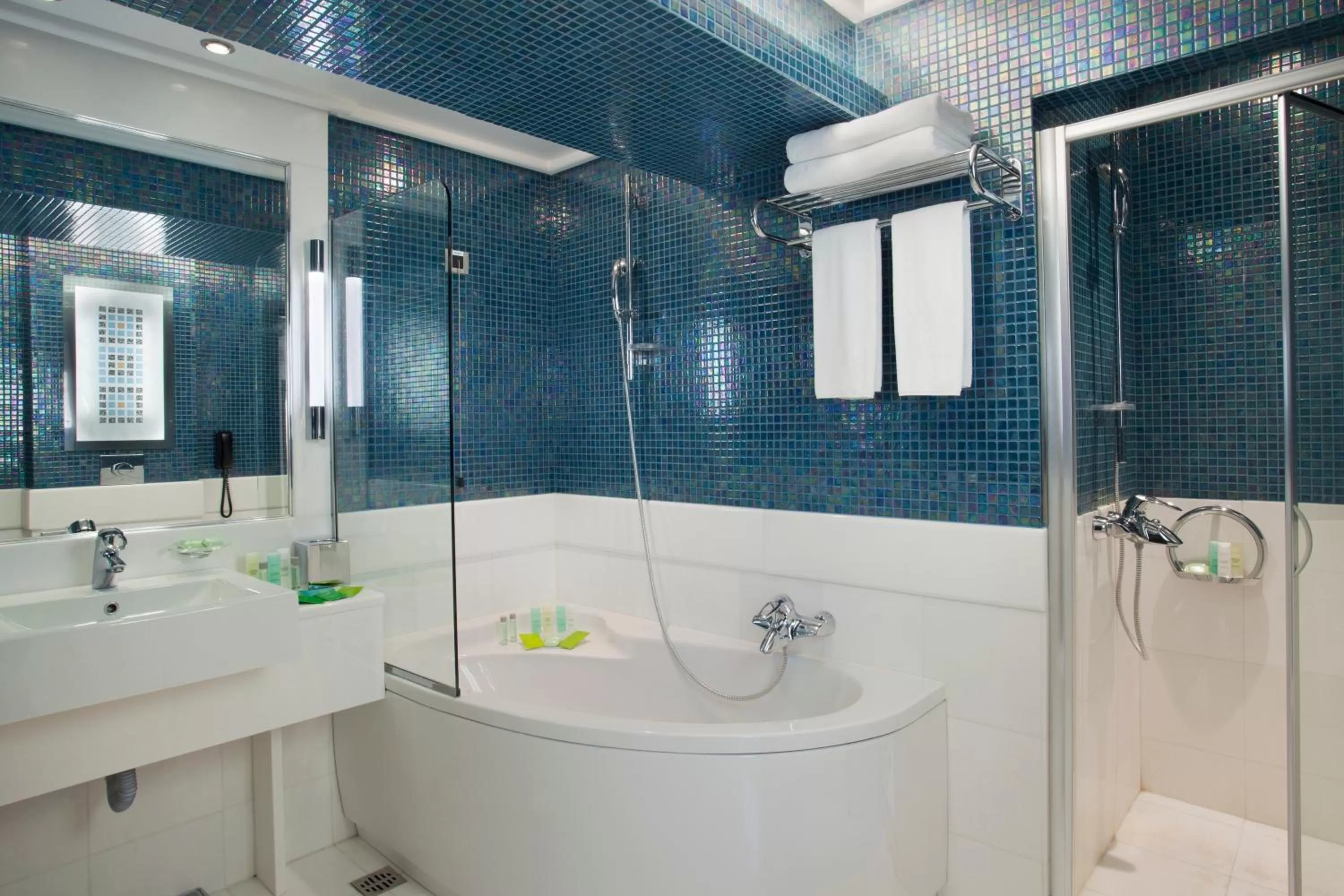 Club King Room - Non Smoking in Crowne Plaza Athens City Centre by IHG