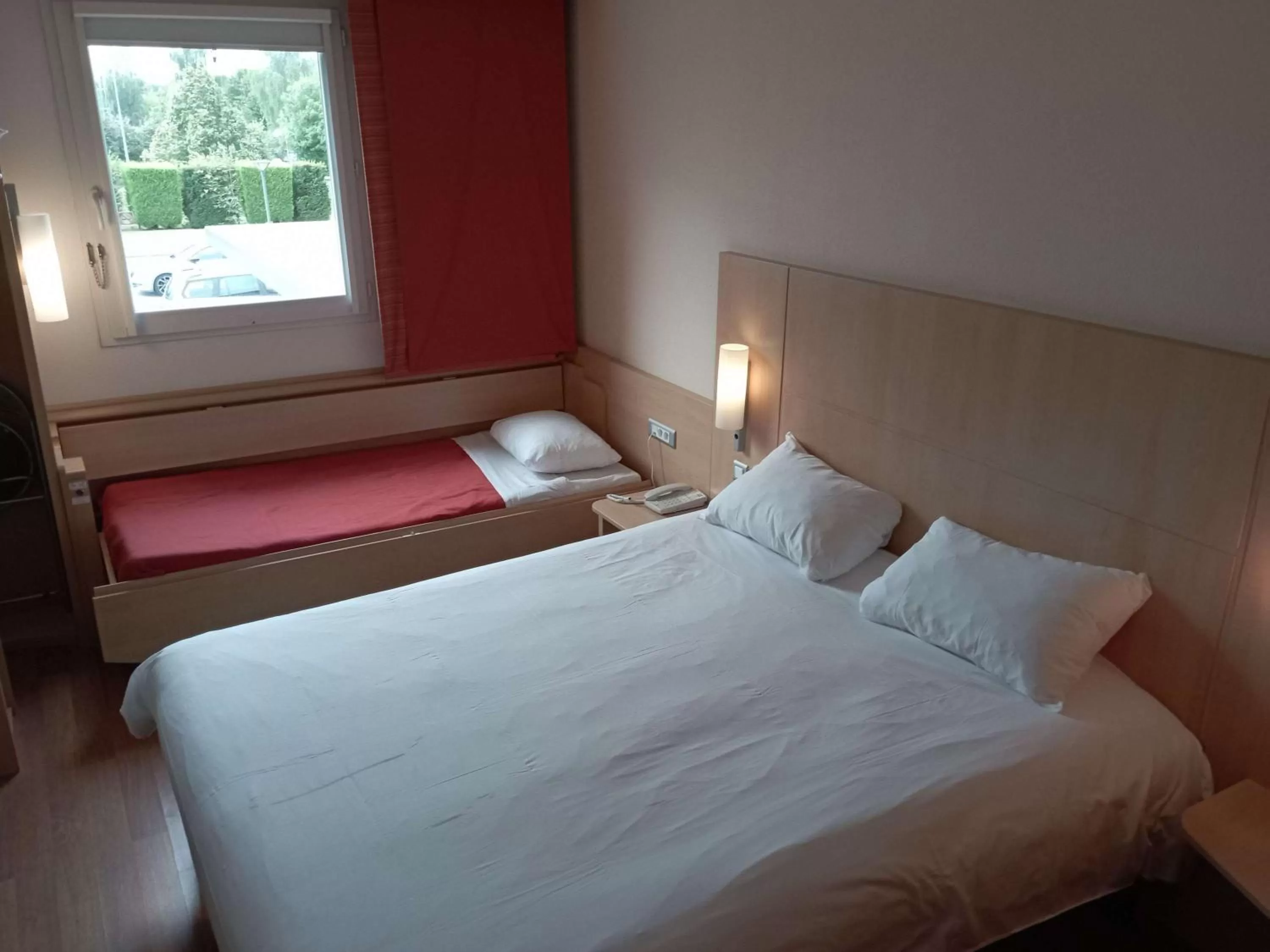 Triple Room with One Double Bed and One Single Bed in ibis Albert Pays de Somme