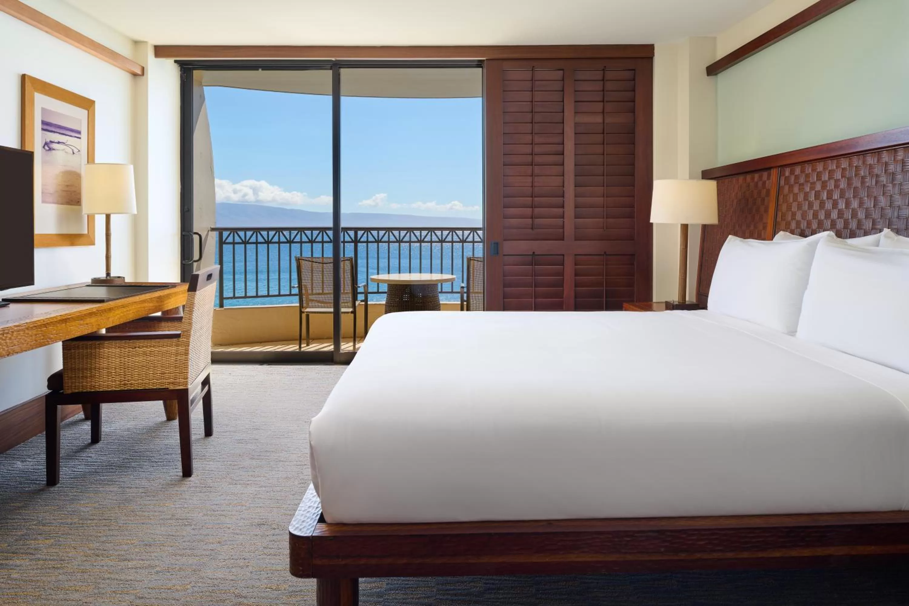 Tower Ocean Front King in Royal Lahaina Resort & Bungalows