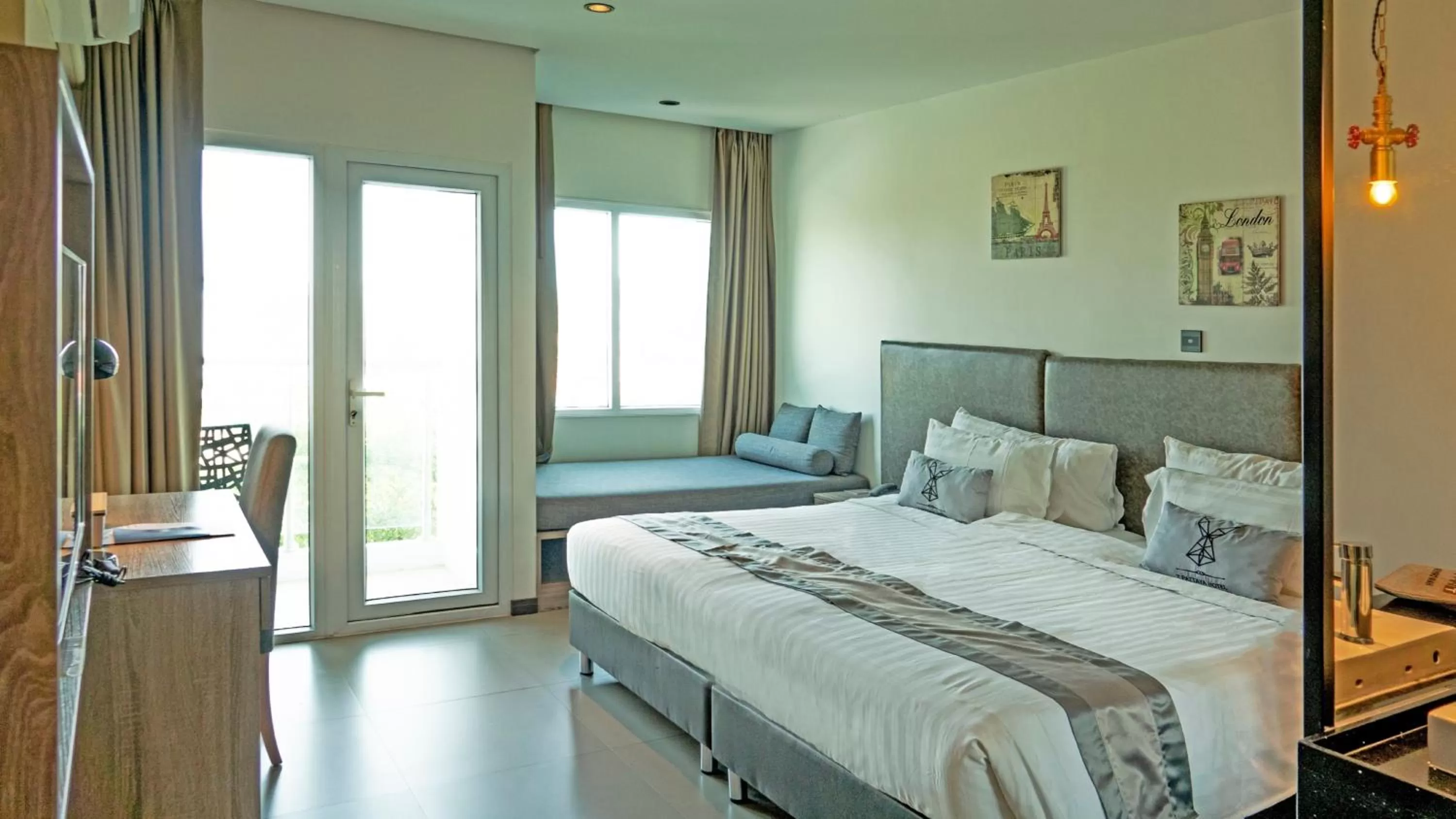 Superior Double Room in SureStay Plus by Best Western T Pattaya