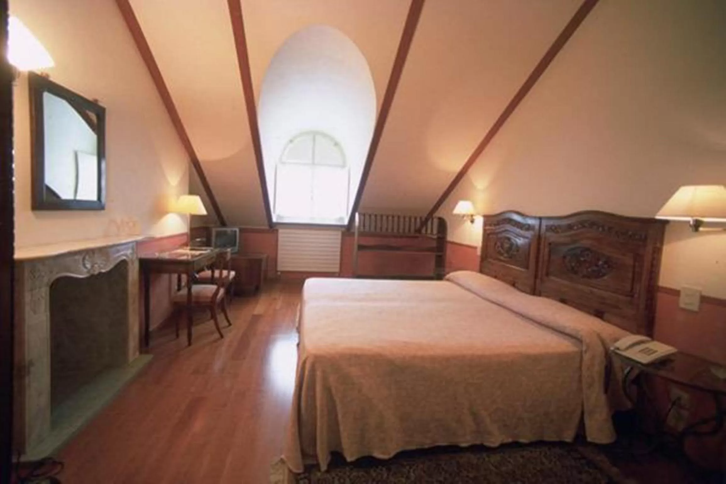 Comfort Double Room in Hotel Roma e Rocca Cavour