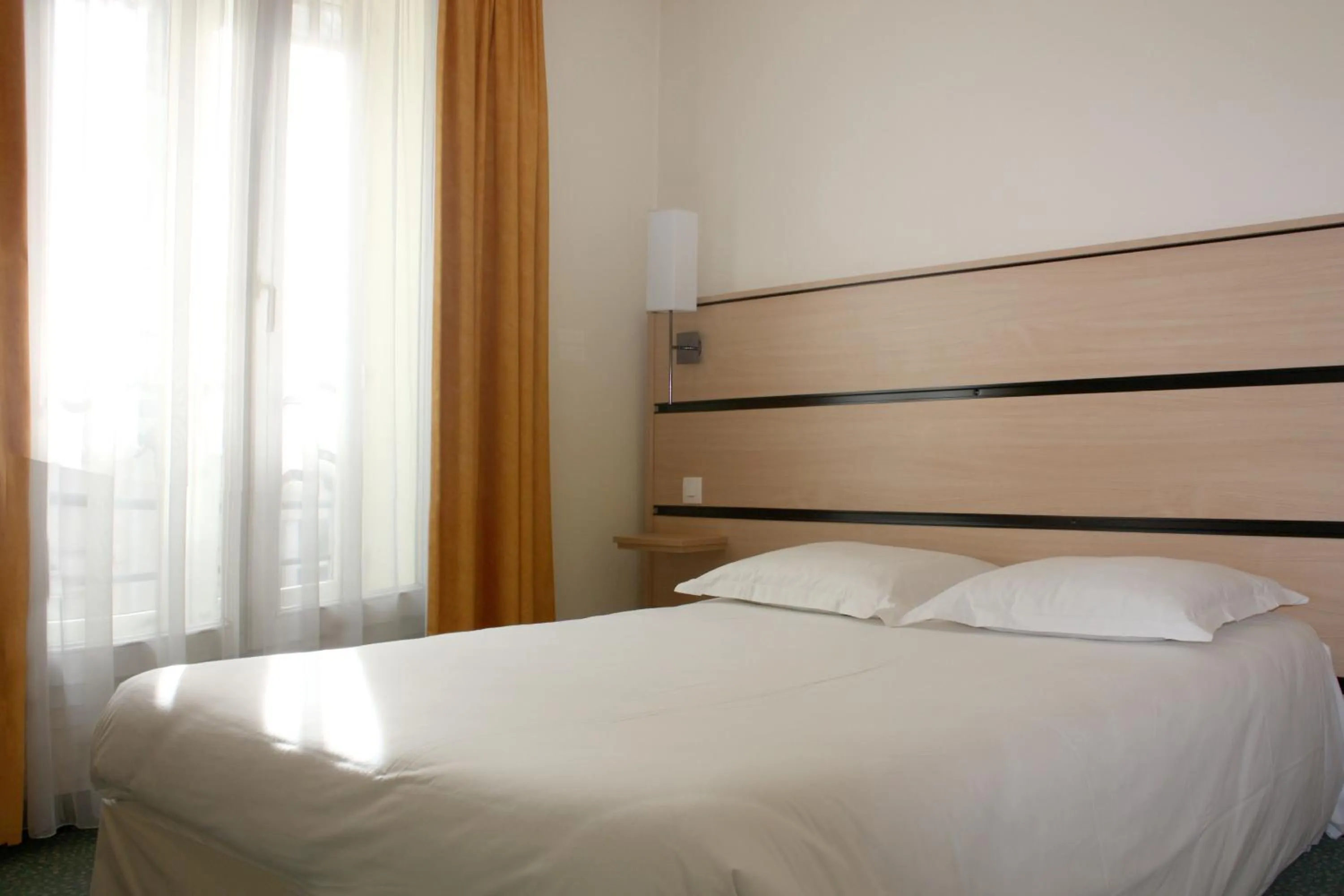 Double Room in New Hotel Saint Lazare