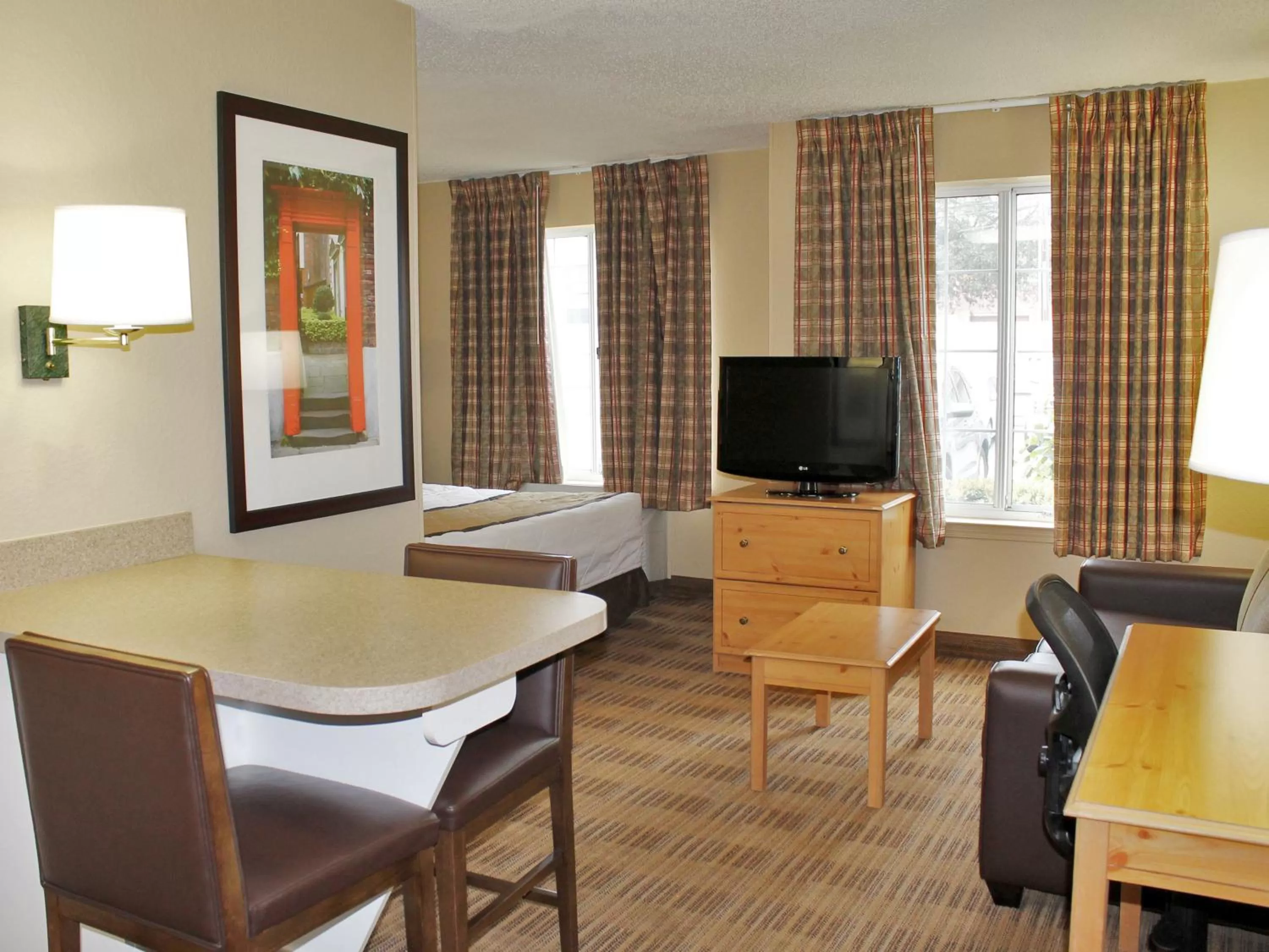 Deluxe Studio with 1 King Bed - Non-Smoking in Extended Stay America Suites - Washington, DC - Rockville