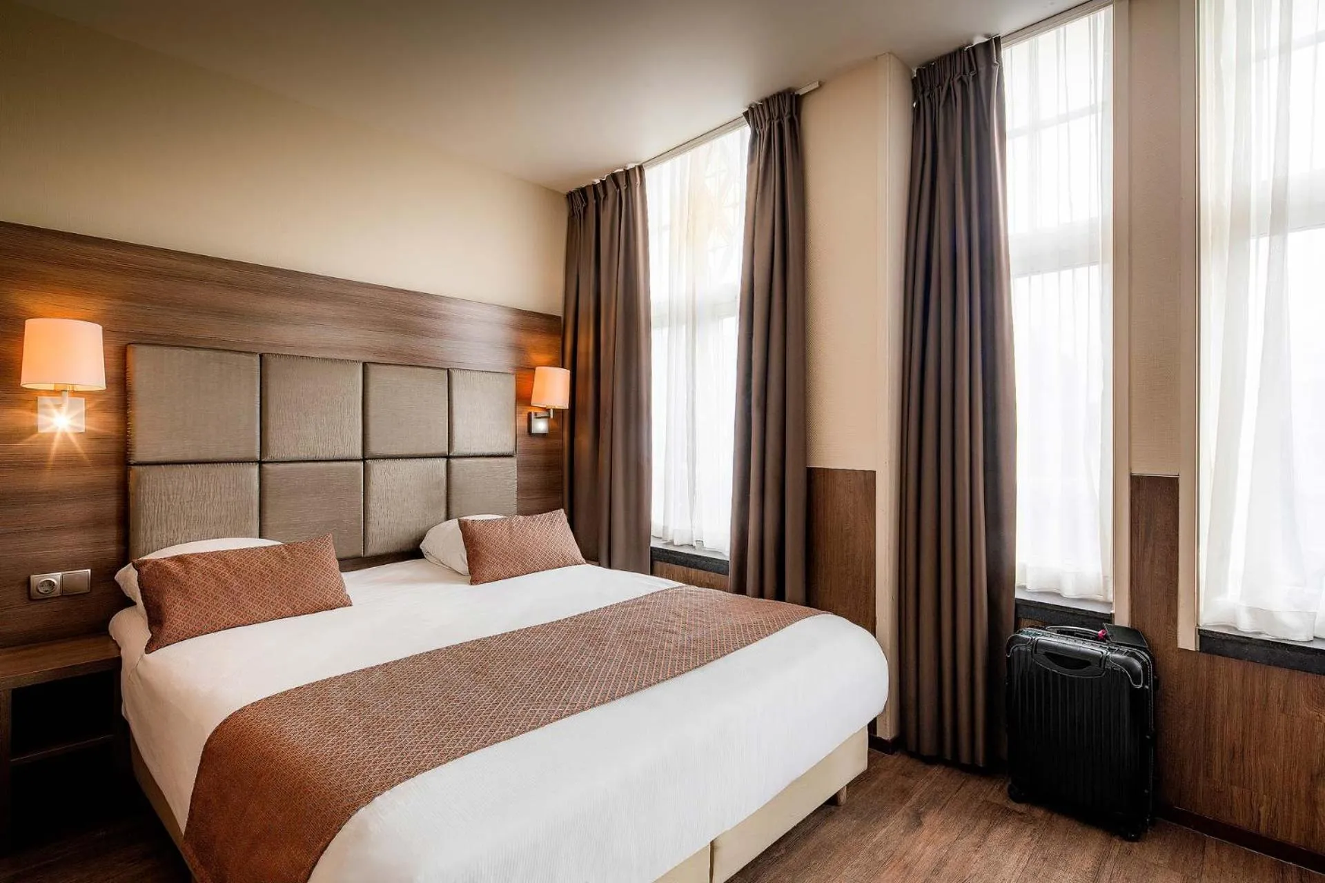 Deluxe Double Room in OZO Hotels Cordial Amsterdam